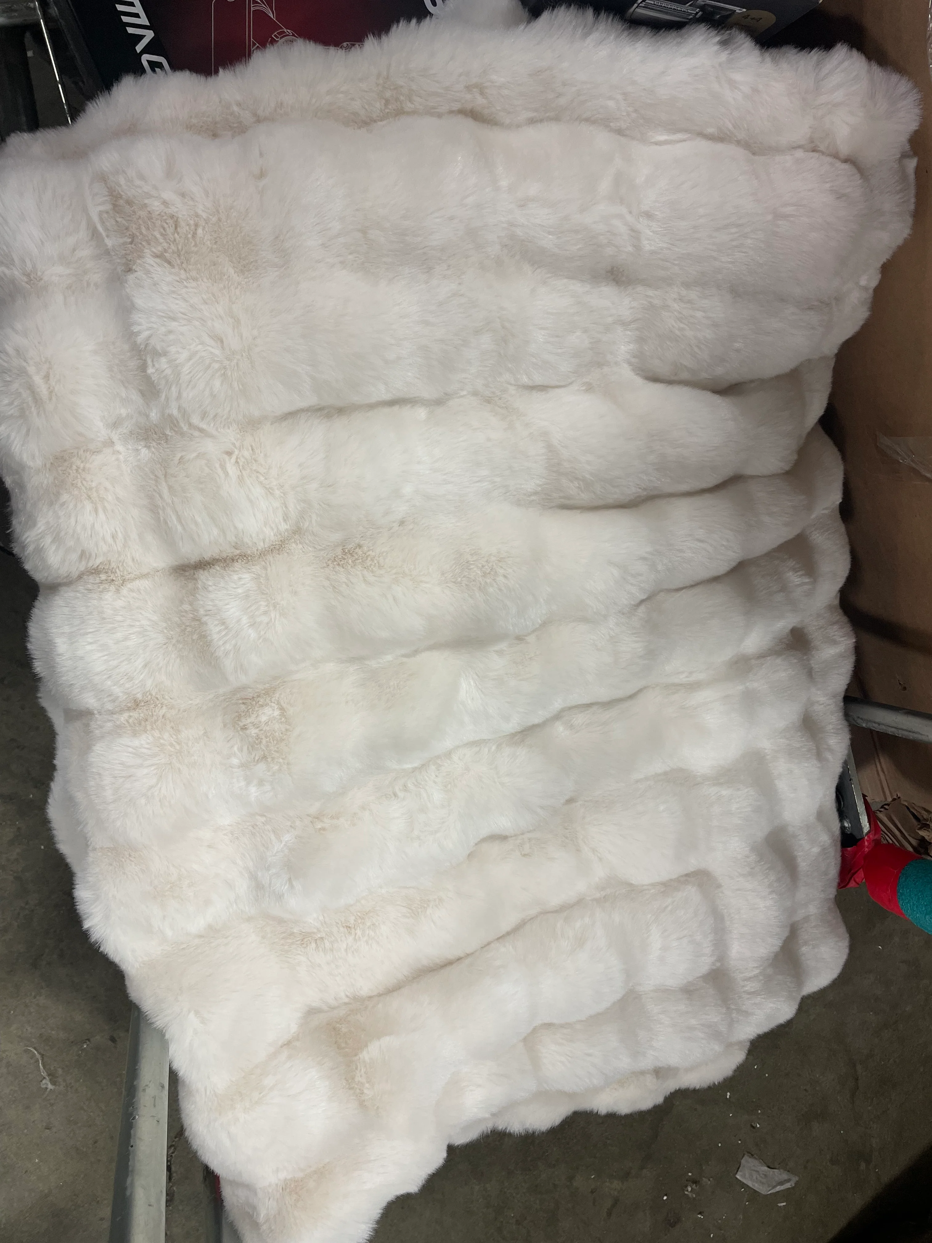 Bubble Faux Fur Throw Blanket - Image 6