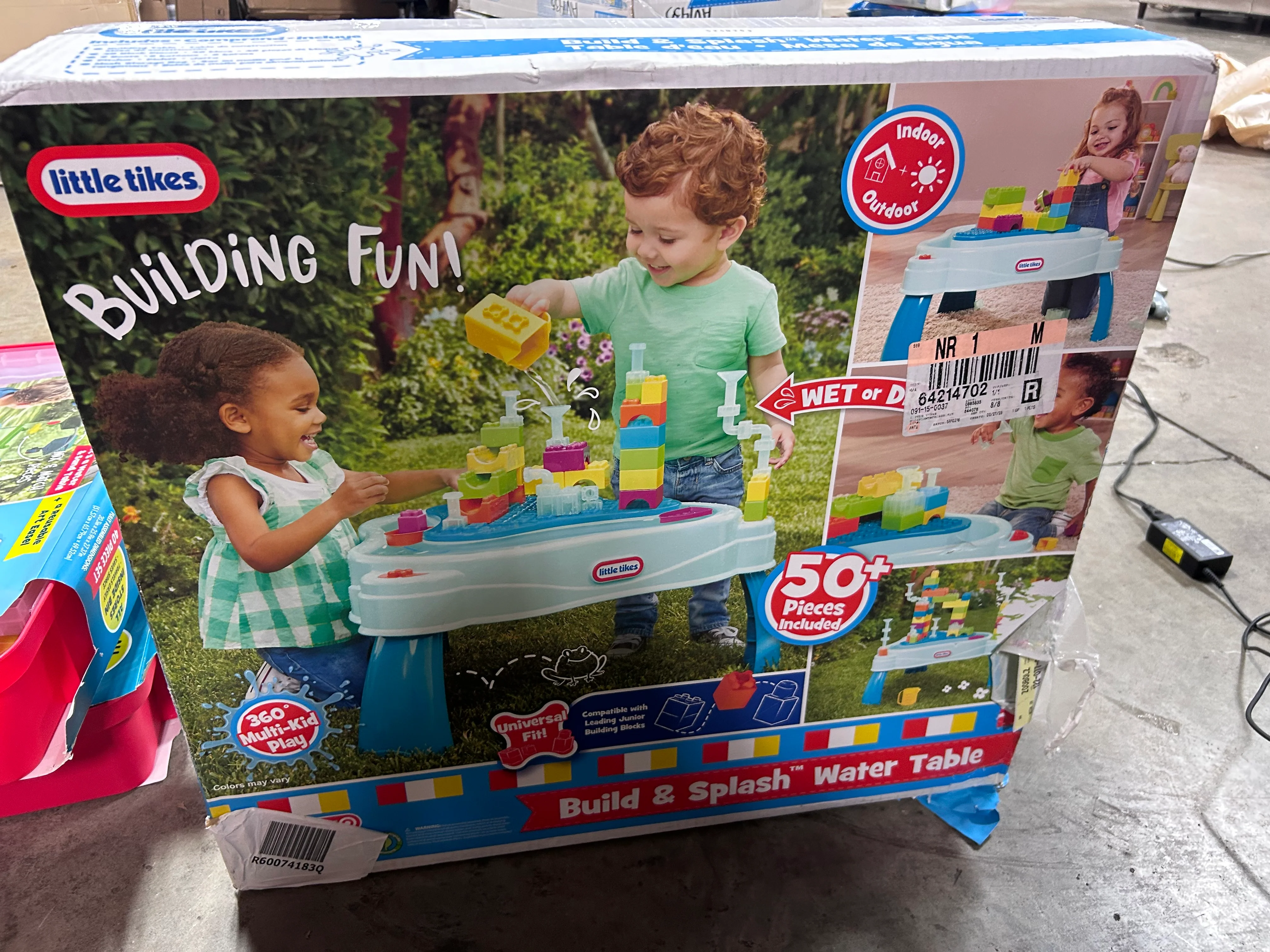Build & Splash Water Table with 25 Piece Accessories - Image 7