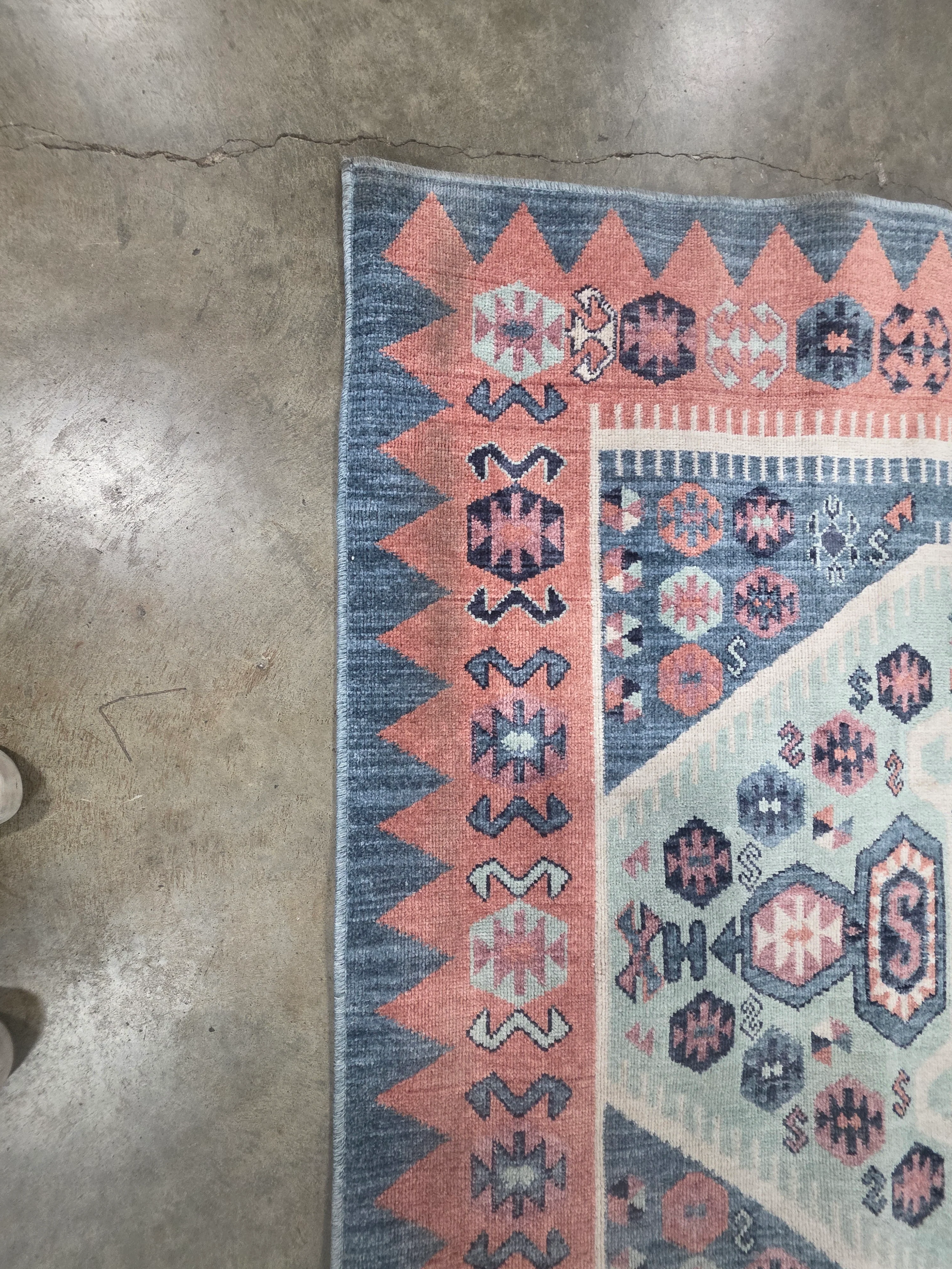 Buttercup Diamond Vintage Persian Woven Rug 5'x7' - Image 4