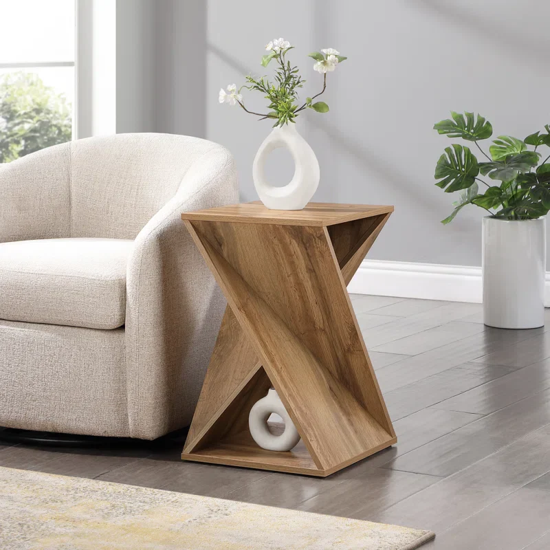 Caelah End Table SHOWROOM ITEM