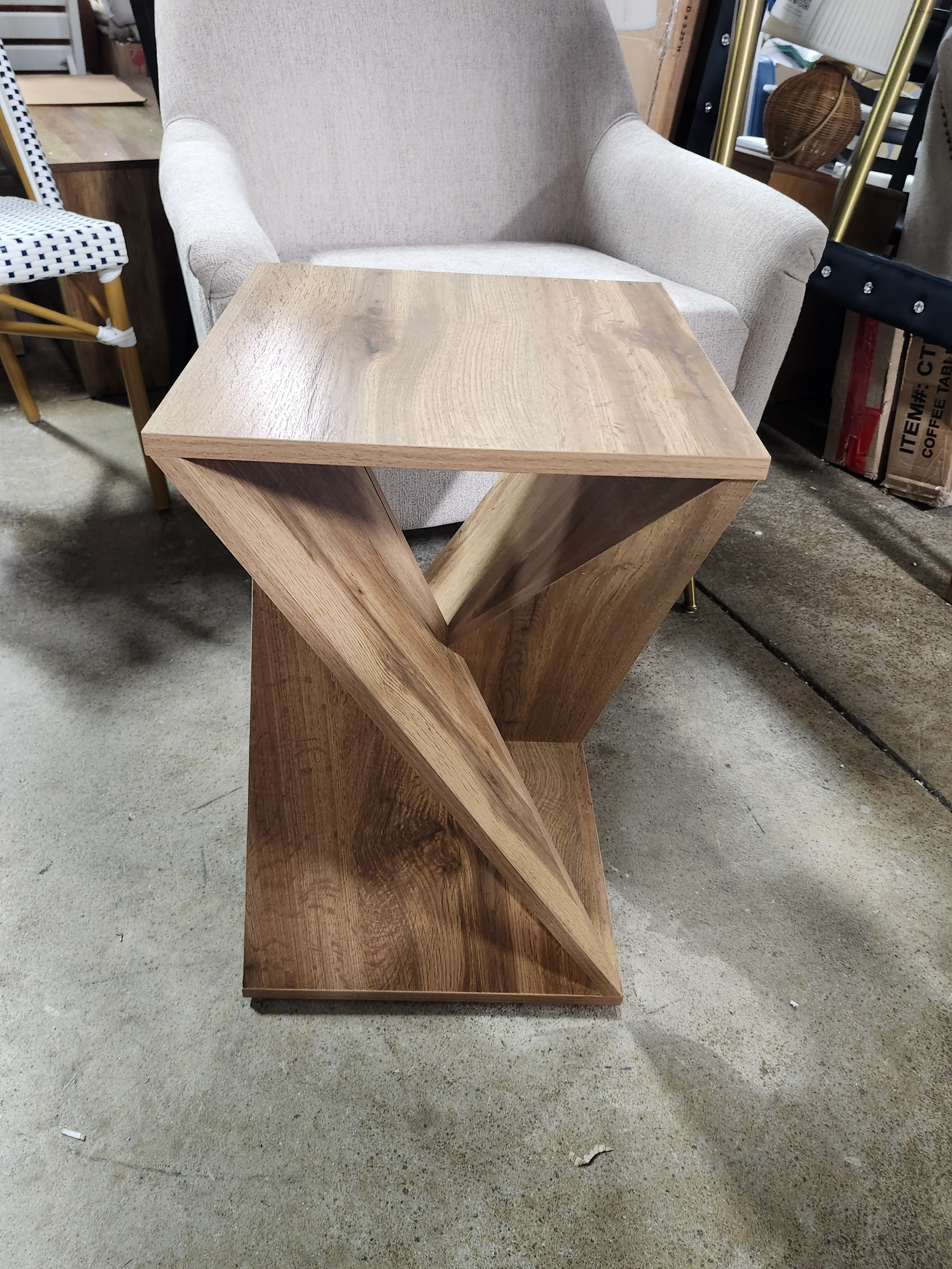 Caelah End Table SHOWROOM ITEM - Image 2