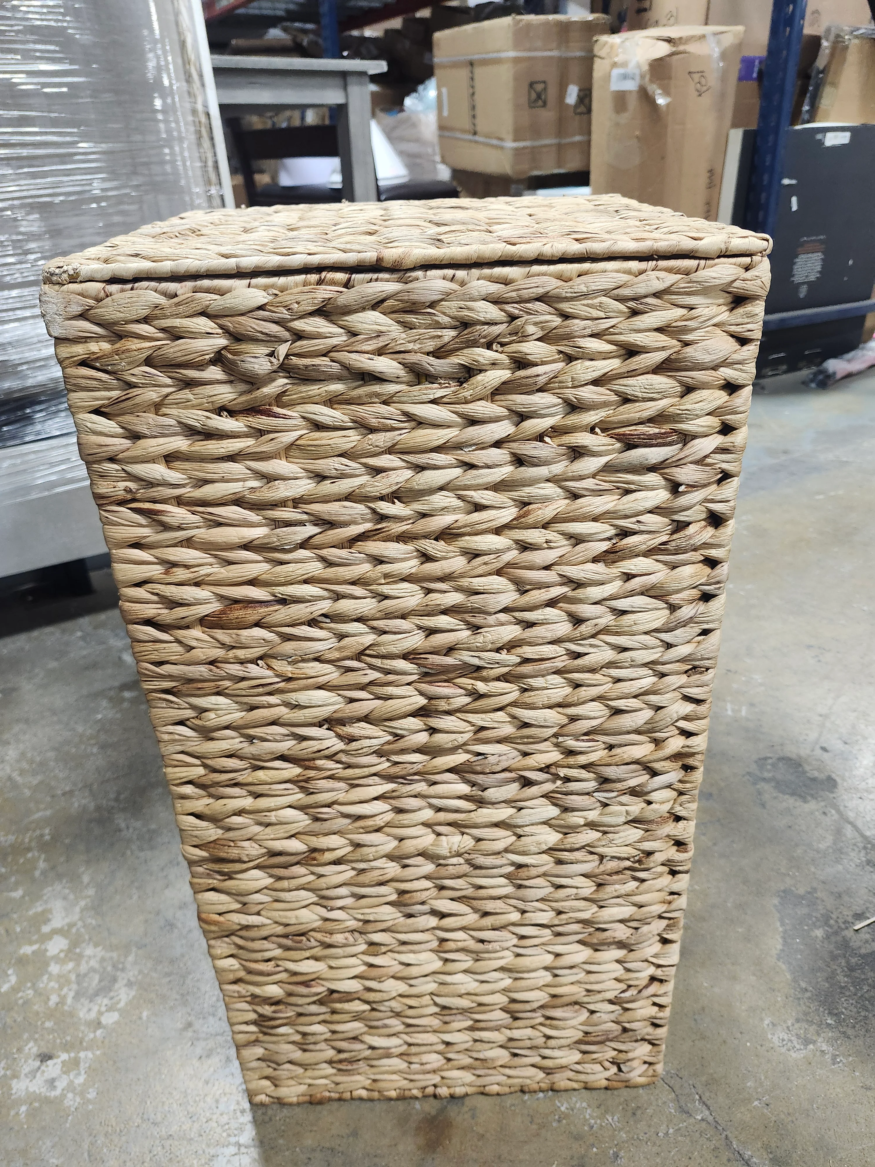 Casafield Laundry Hamper with Lid SHOWROOM ITEM - Image 2