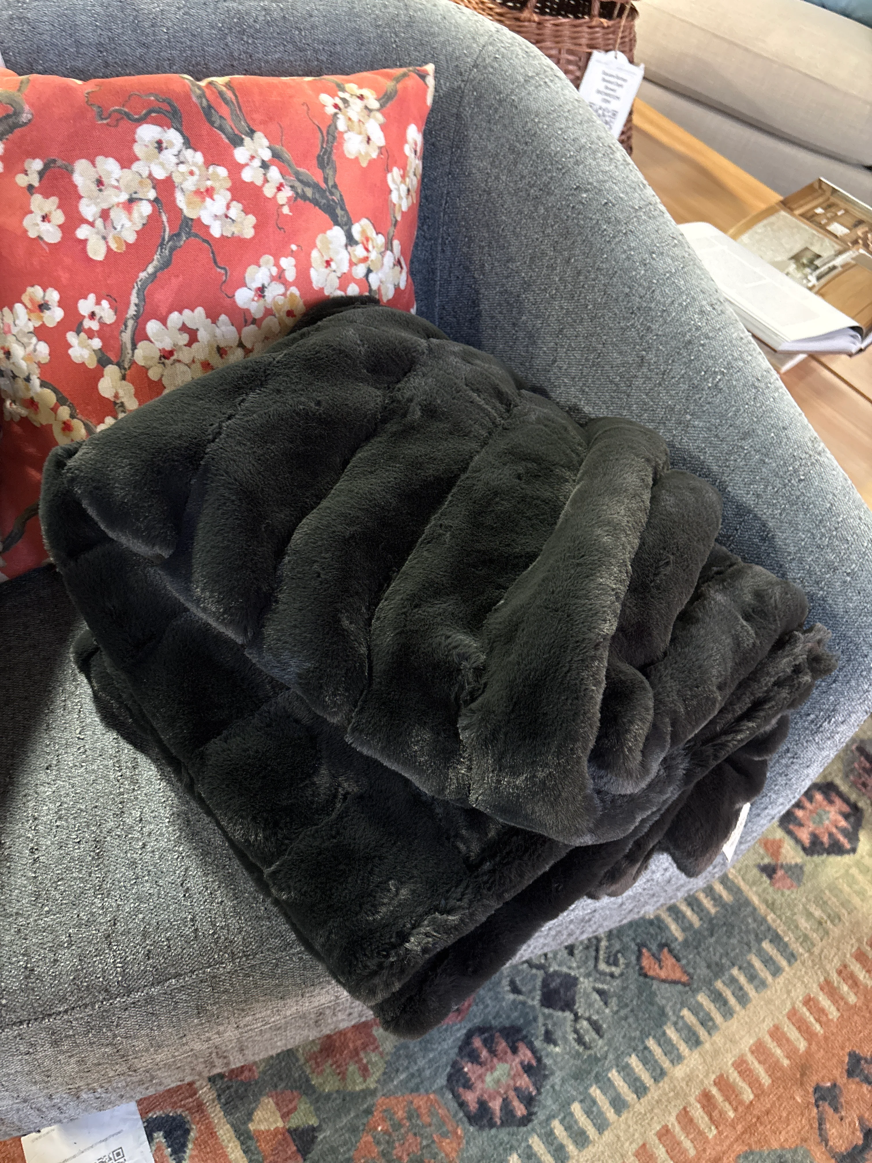 Channel Faux Fur Throw Black SHOWROOM ITEM - Image 2