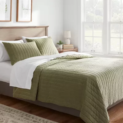 Channel Stitch Velvet Quilt - King - Image 4