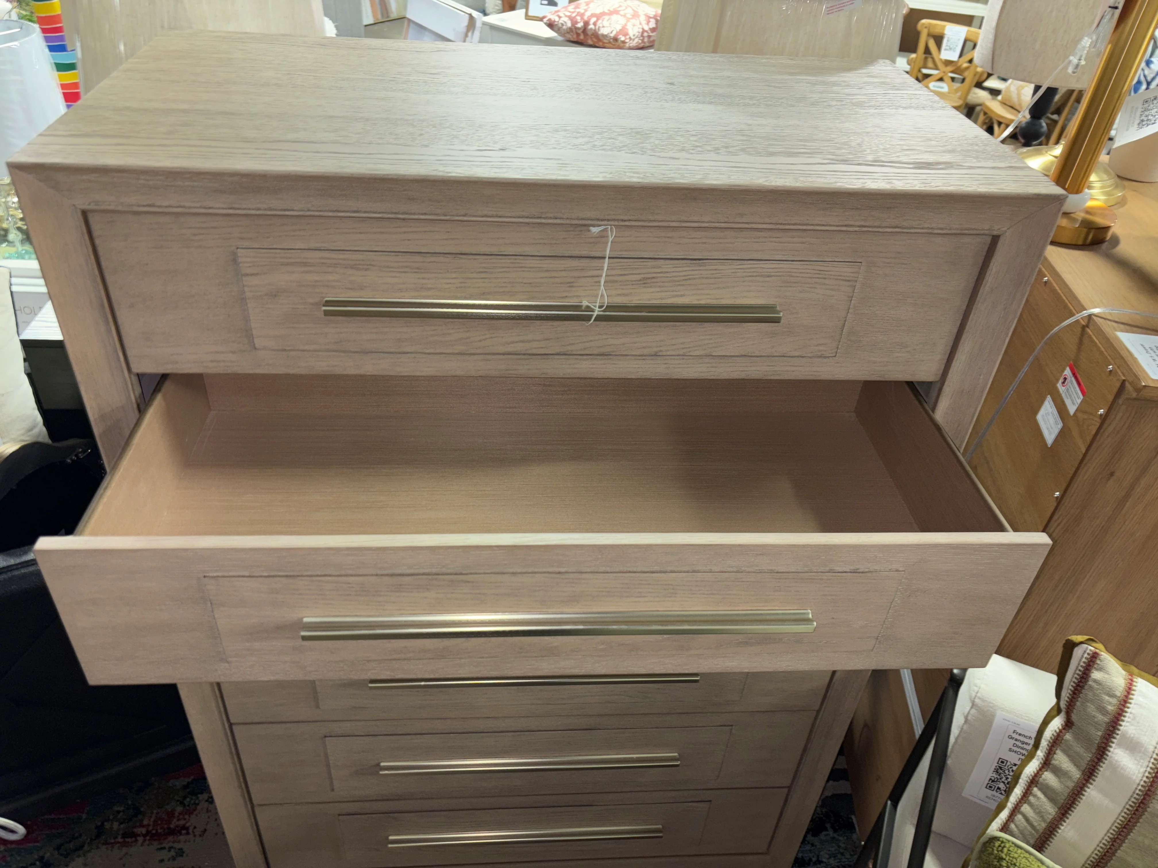 Chantee 6 Drawer Chest SHOWROOM ITEM - Image 4