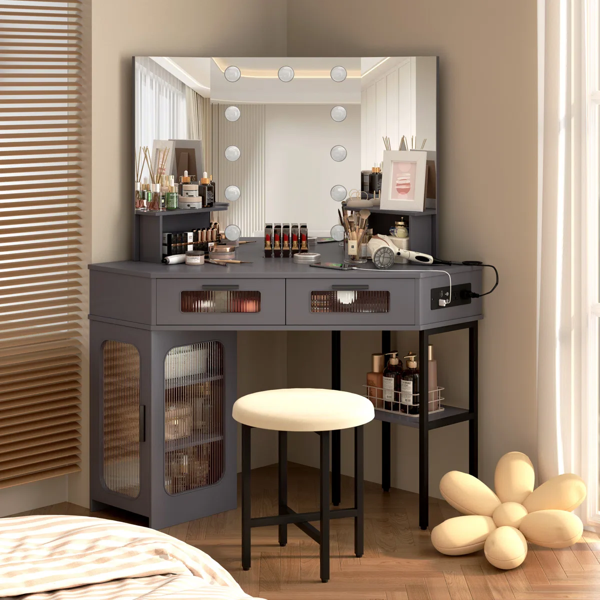 Chantle Vanity Modern Dressing Table - Image 4