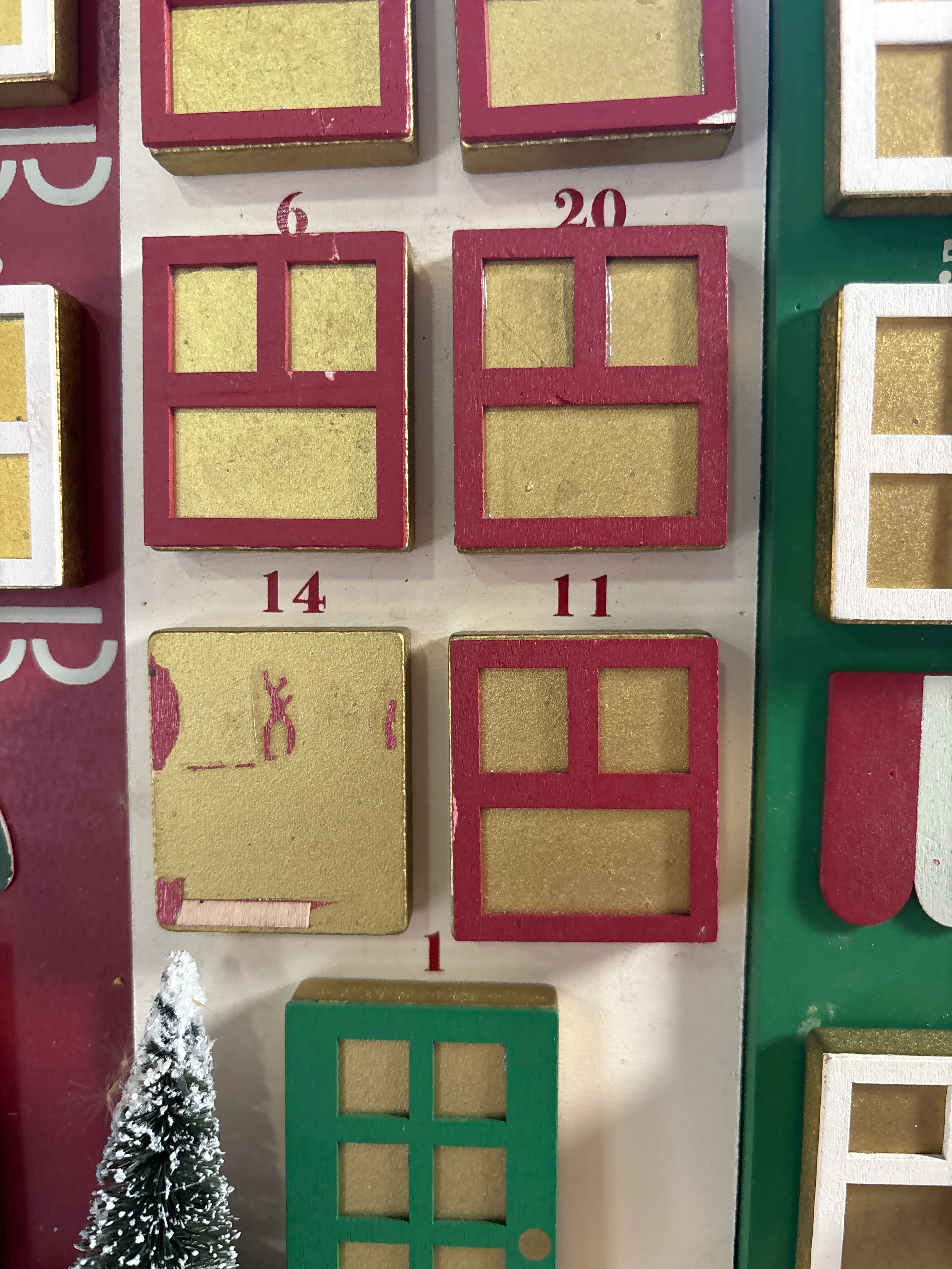 Christmas City Countdown Calendar SHOWROOM ITEM - Image 4