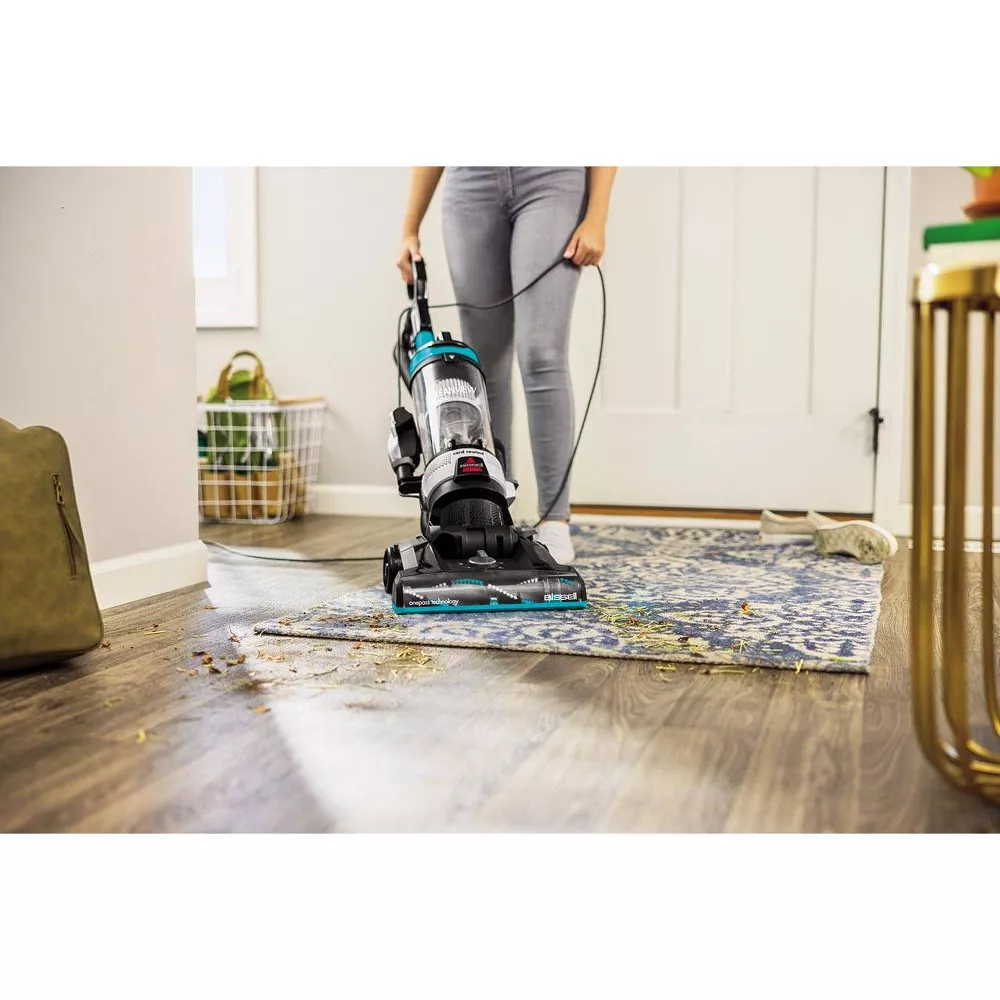 CleanView Rewind Upright Vacuum Cleaning Path Black - Image 2