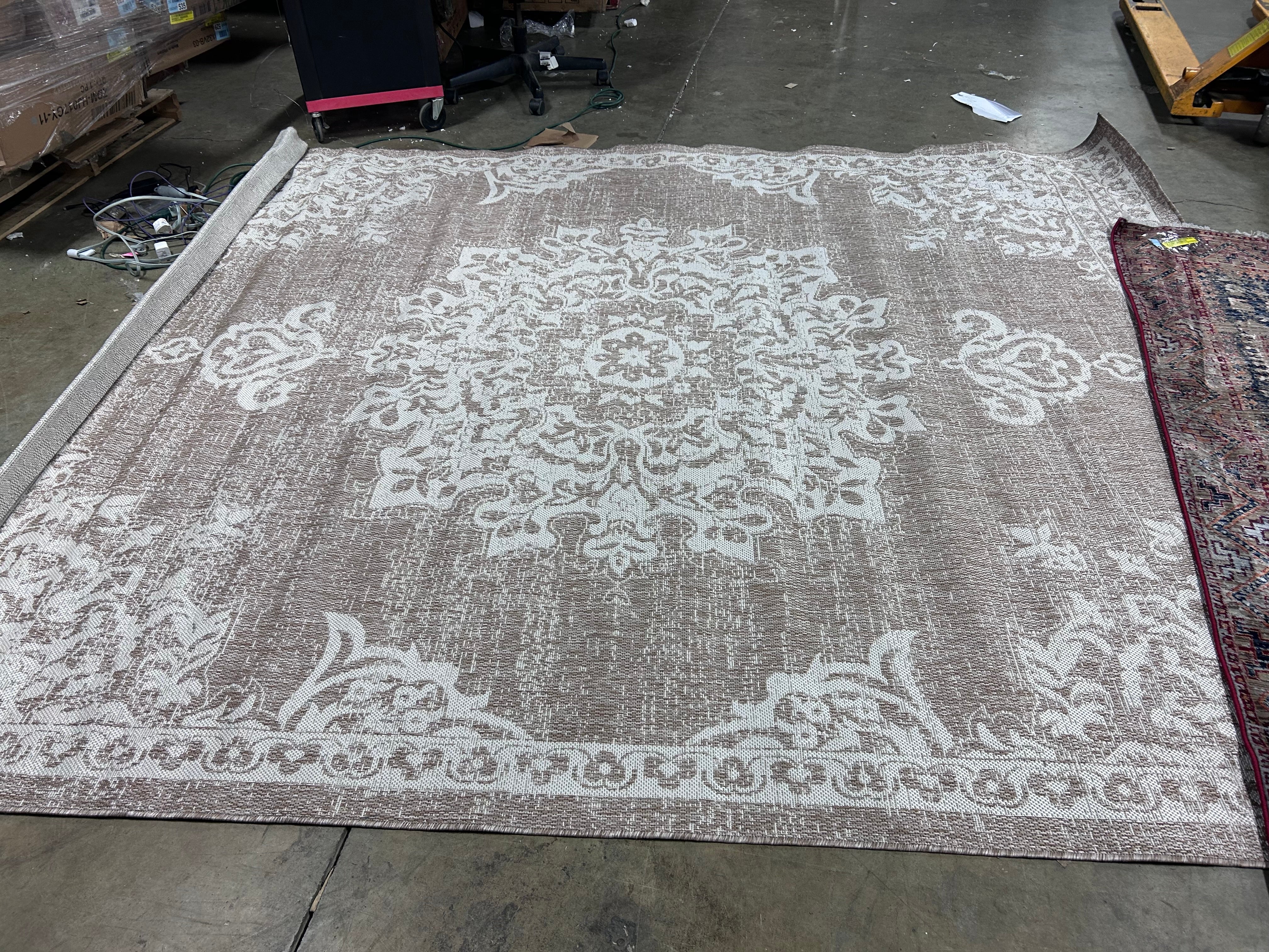 Country Azalea Indoor/Outdoor Rug Taupe -UV & Weather-Resistant, Woven - Image 6