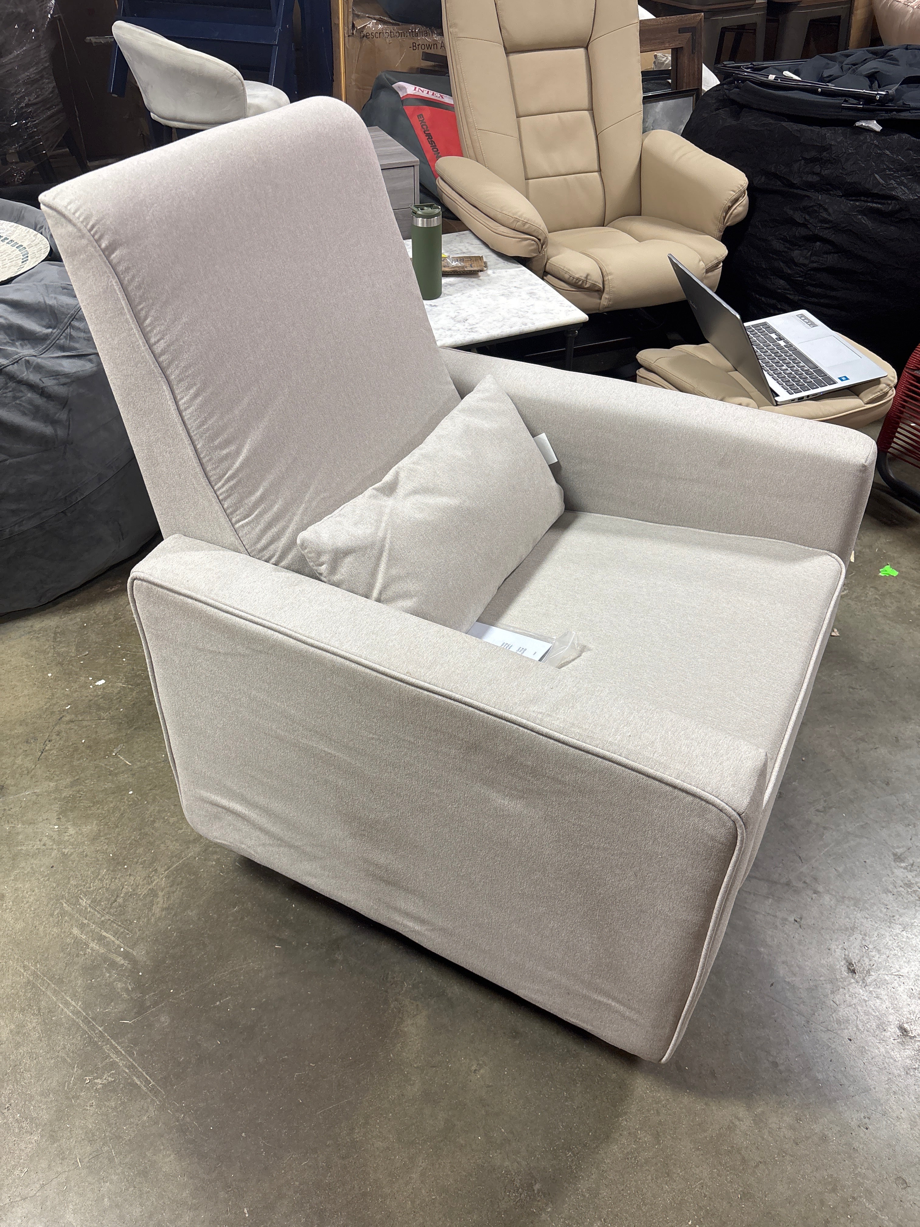 DaVinci Piper Recliner Modern Glider Chair SHOWROOM ITEM - Image 3