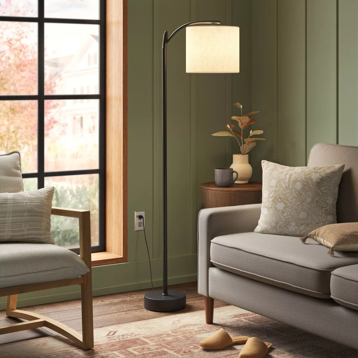 Downbridge Floor Lamp with Shade Black/Tan - Image 4