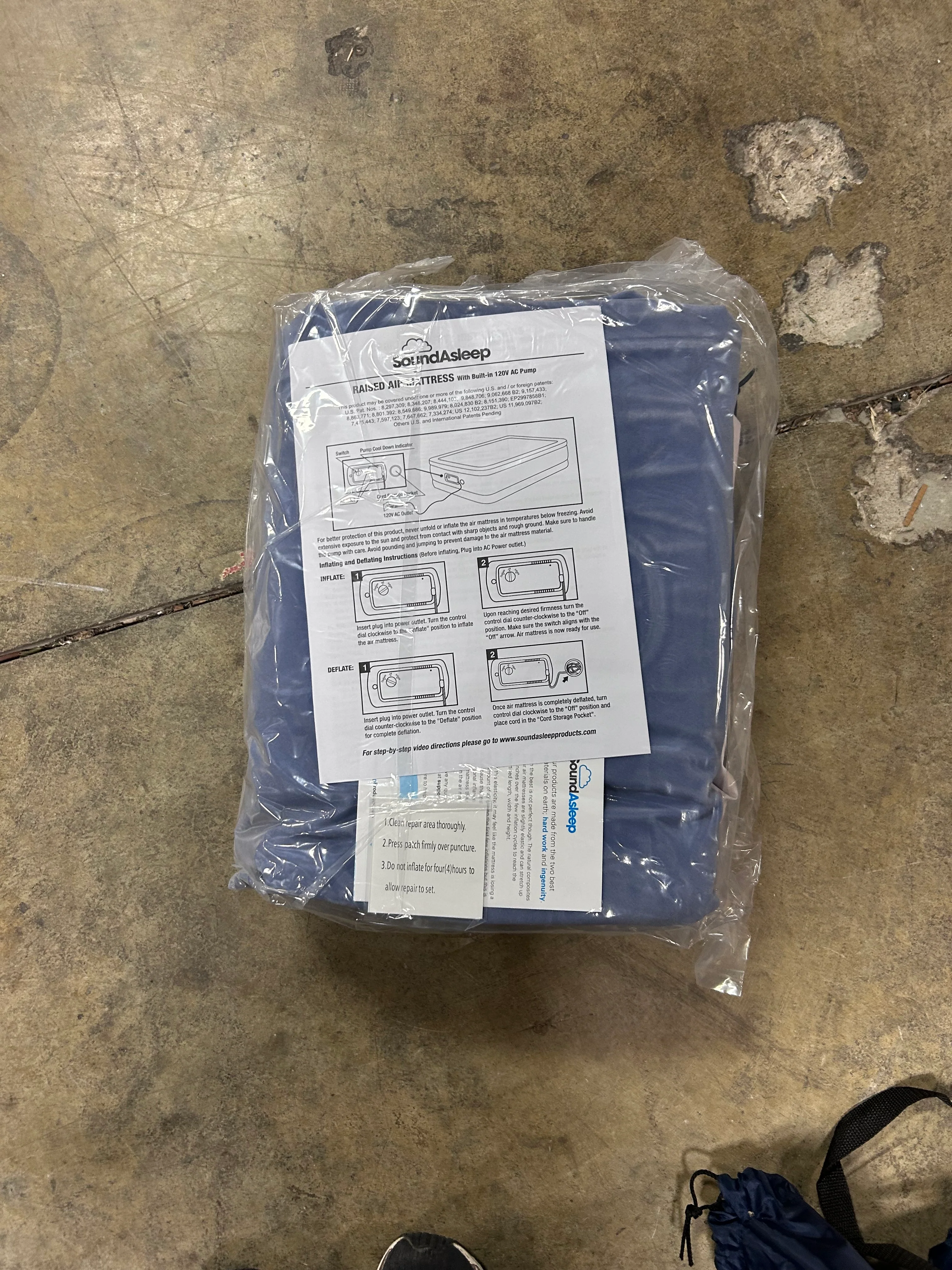 Air Mattress with ComfortCoil Technology & Internal High Capacity Pump - Queen - Image 7