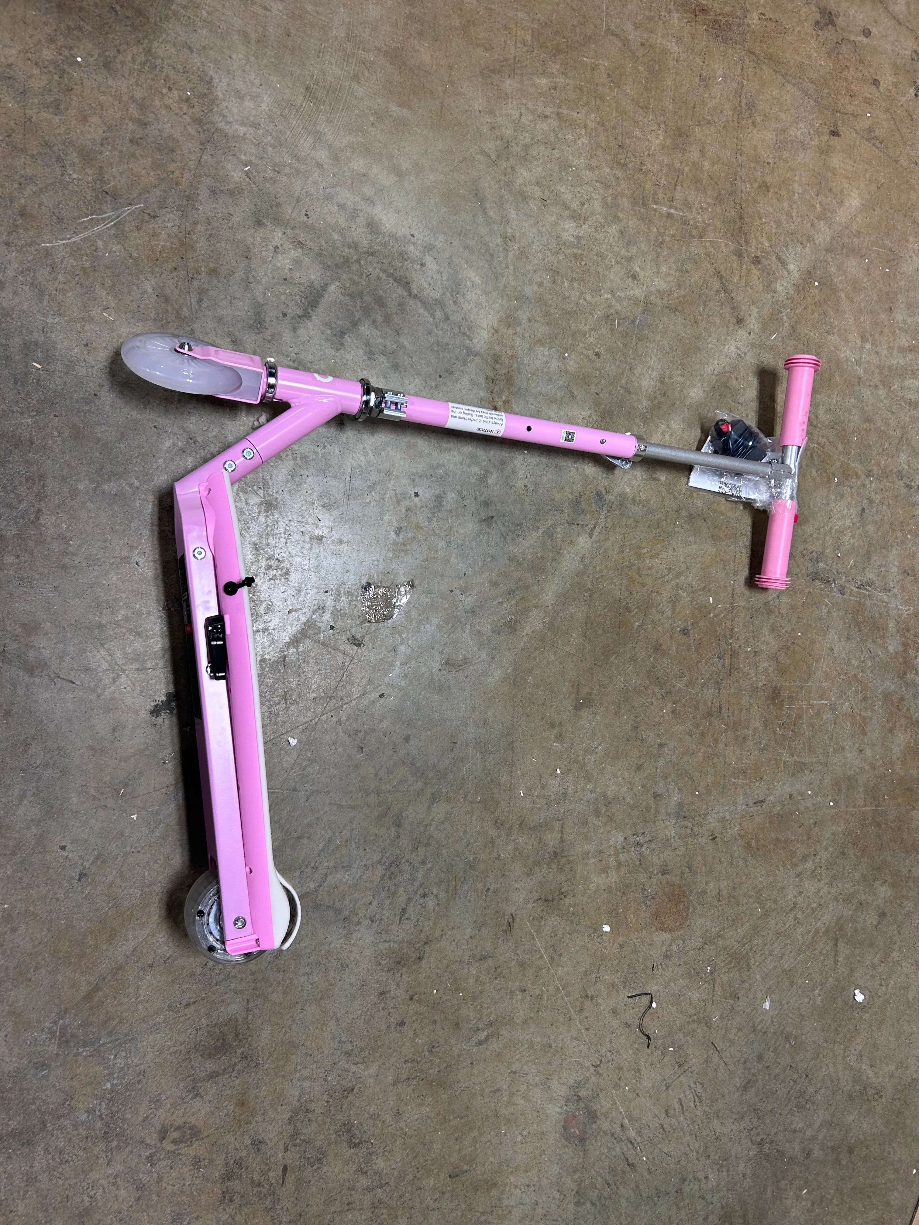Electric Scooter for Kids with LED Lights - Pink - Image 8