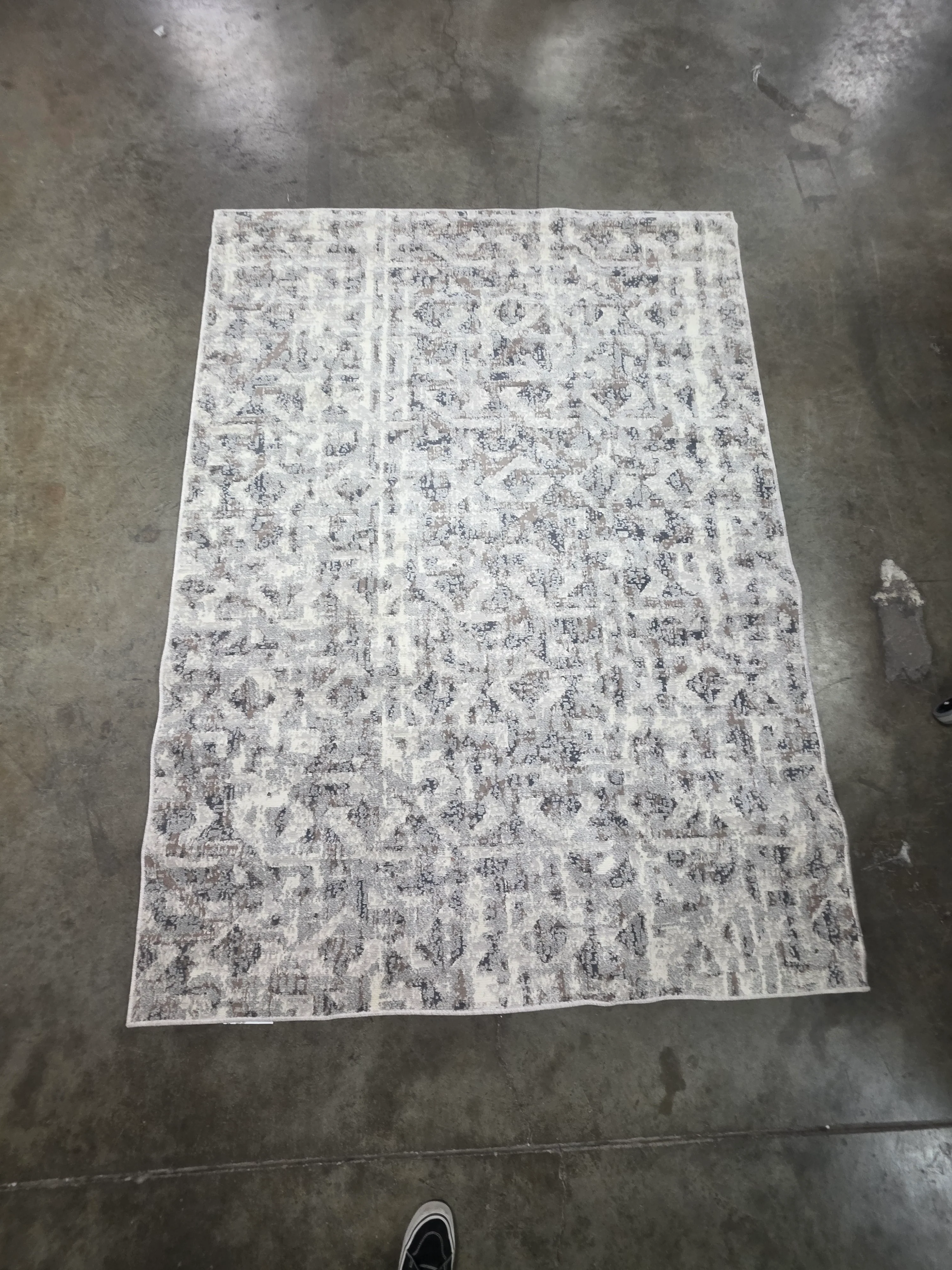 Eliot Geo Area Rug 5'x7' - Image 5