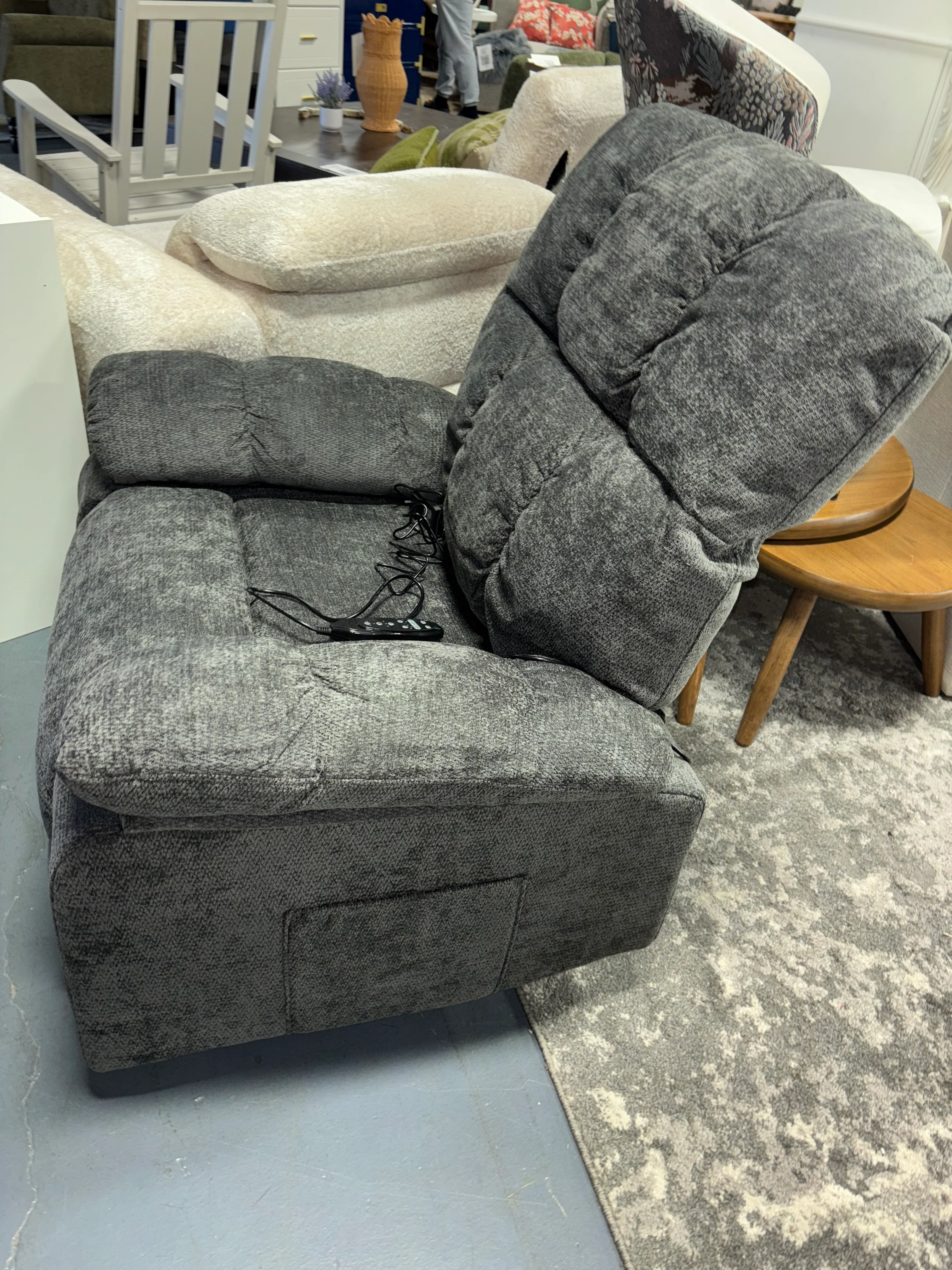 Elysium Manual Recliner with Heat and Vibration Dark Gray SHOWROOM ITEM - Image 4