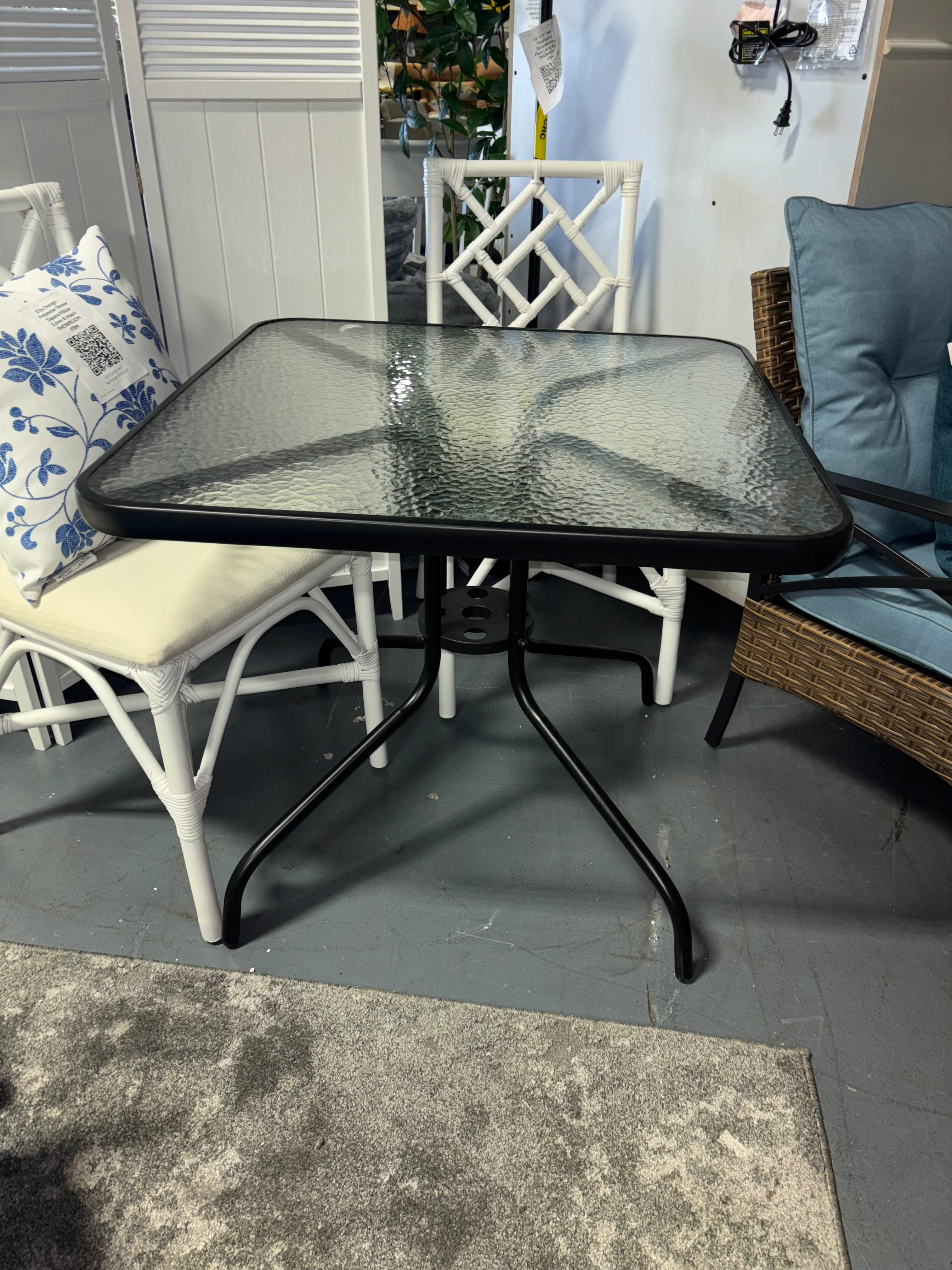 Emma and Oliver 31.5" Square Tempered Glass Metal Table SHOWROOM ITEM - Image 3
