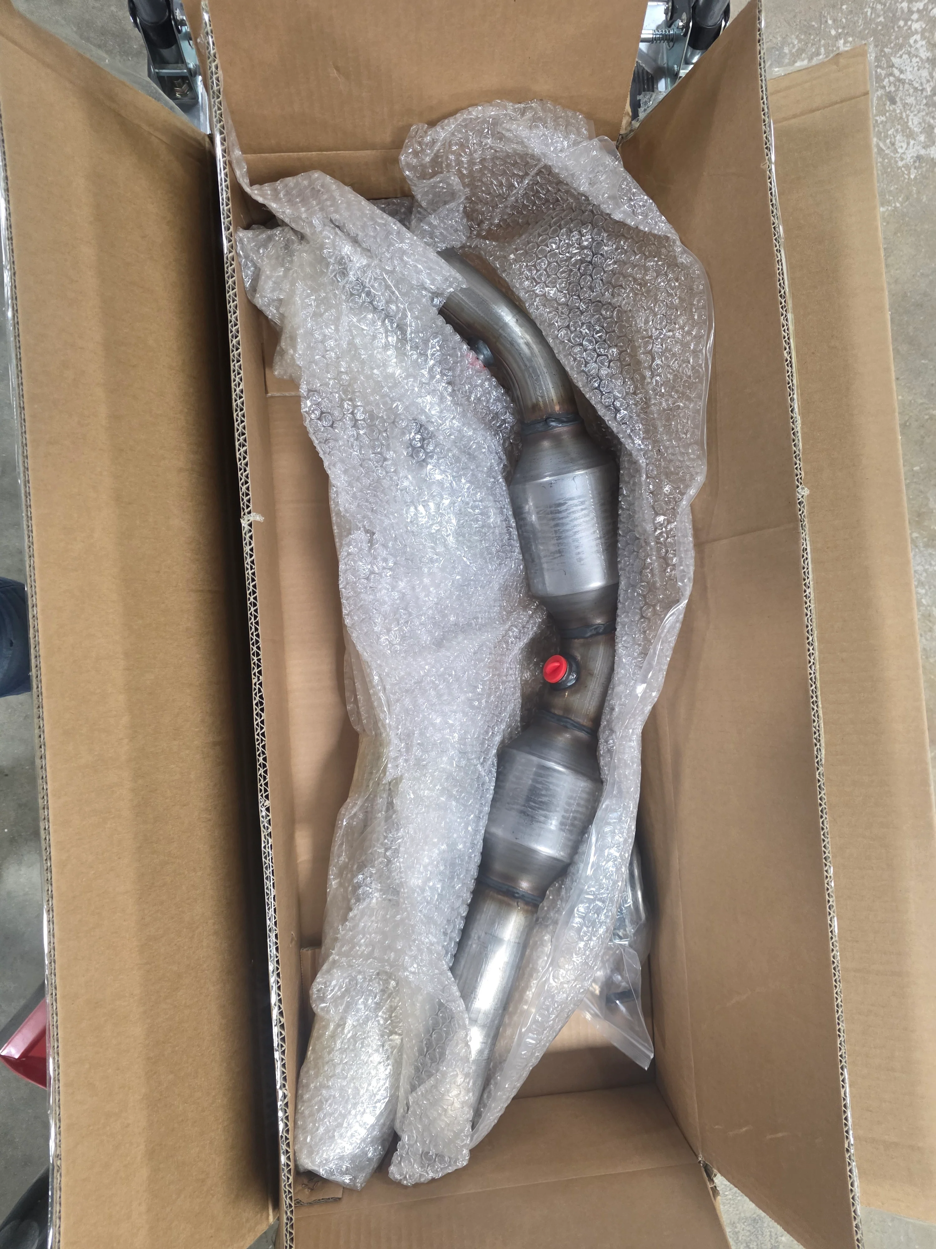 Exhaust Manifold Catalytic Converter Bank 1 and 2 Set (EPA Compliant) - Image 5