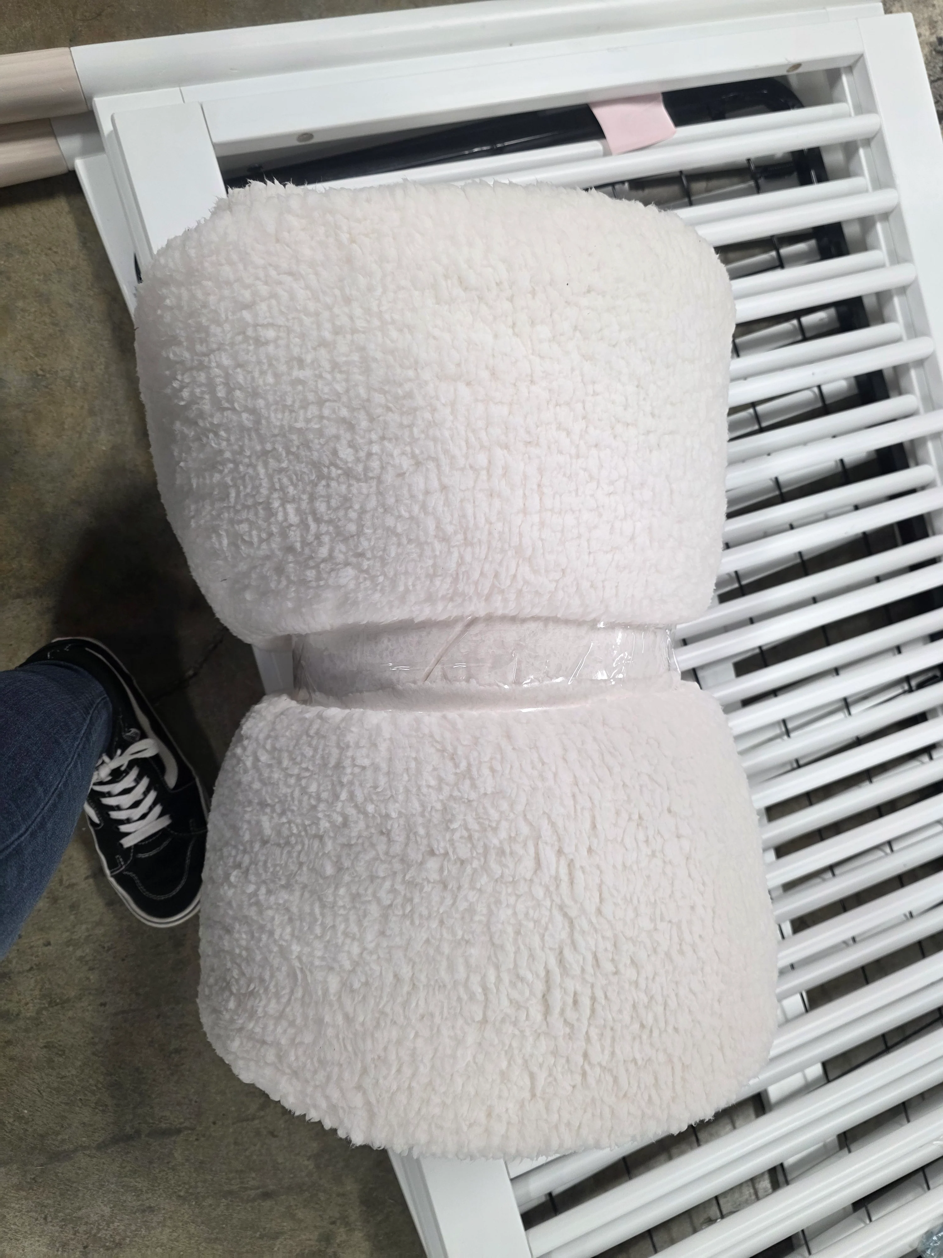 Faux Shearling Bed Blanket - Full/Queen - Image 4