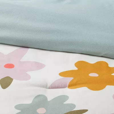 Floral Value Multi-Piece Kids' Bedding Set - Full/Queen - Image 3