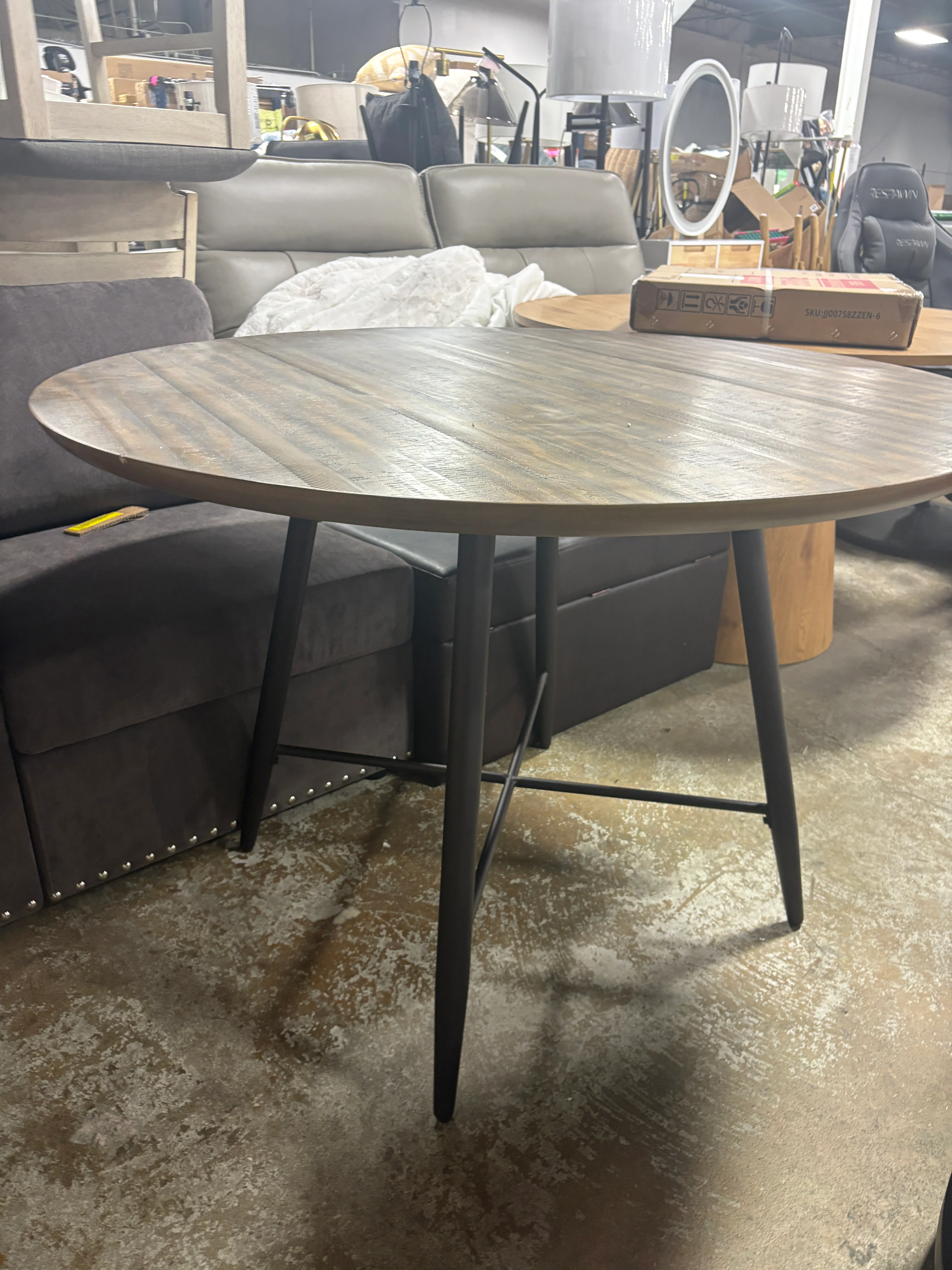 Forest Hill Dining Table SHOWROOM ITEM - Image 2