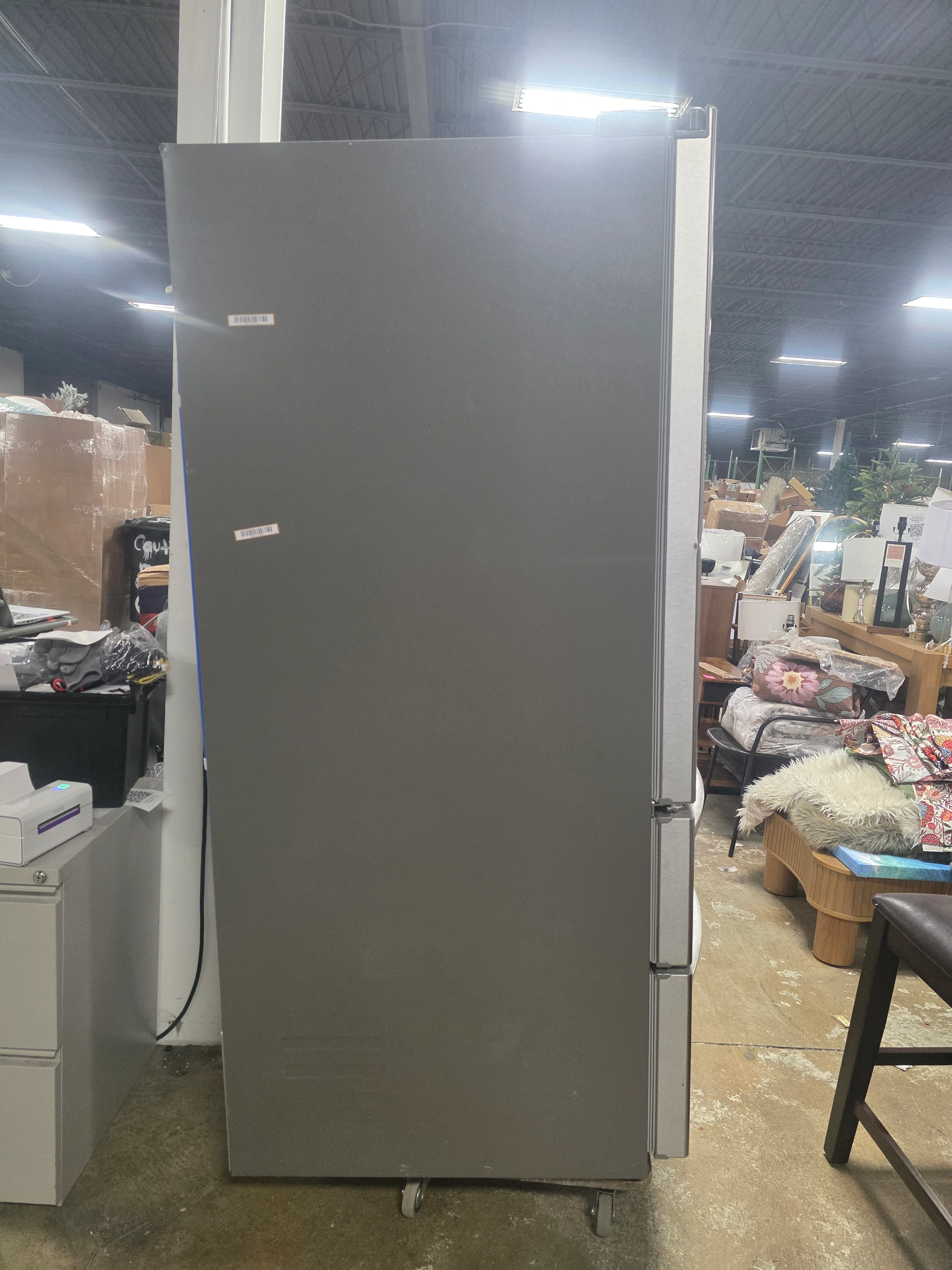 As is French Door Refrigerator with External Ice and Water Dispenser - Image 10