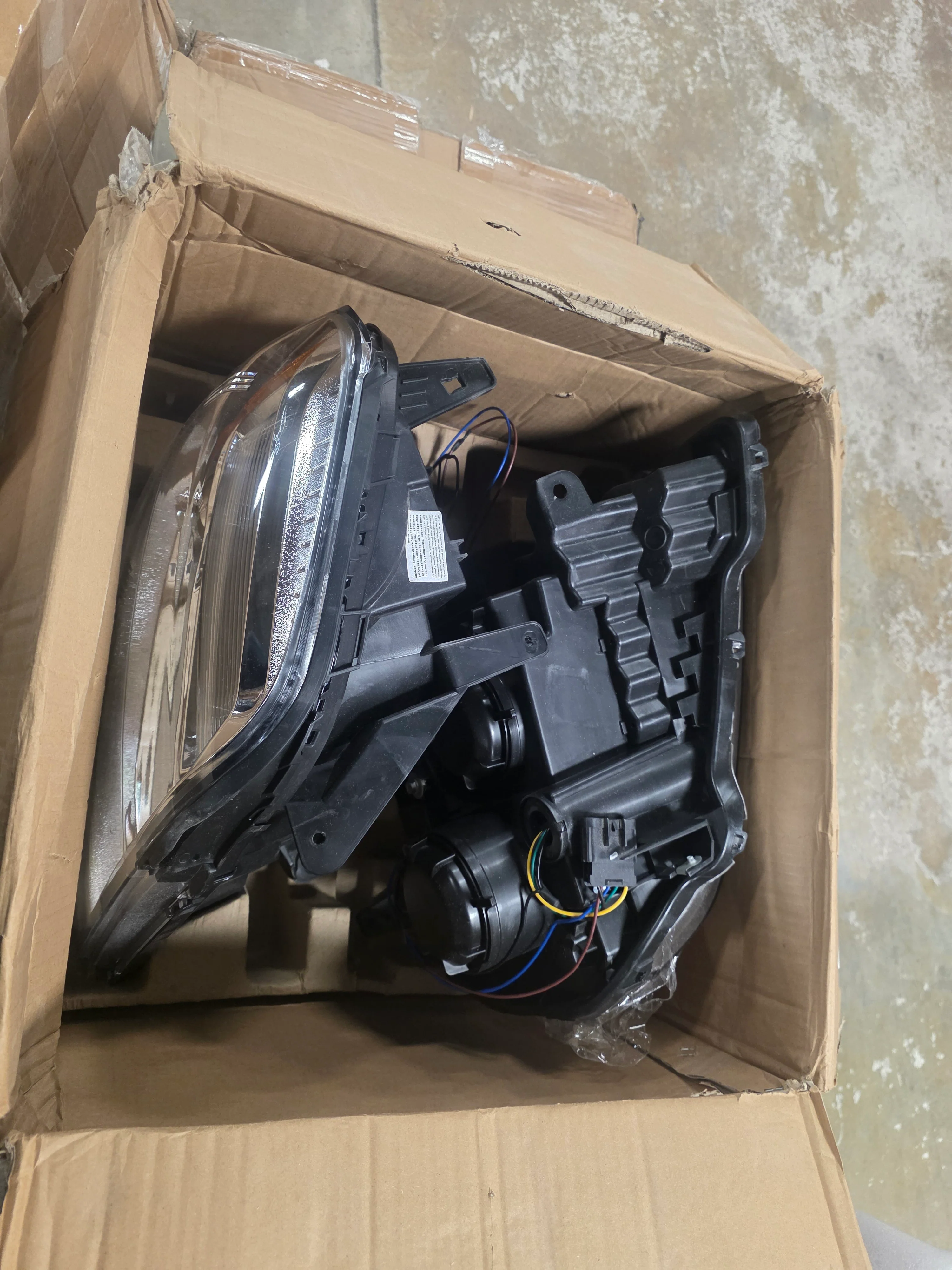 Front Headlight w/Bulbs Left and Right Side Halogen Compatible - Image 6