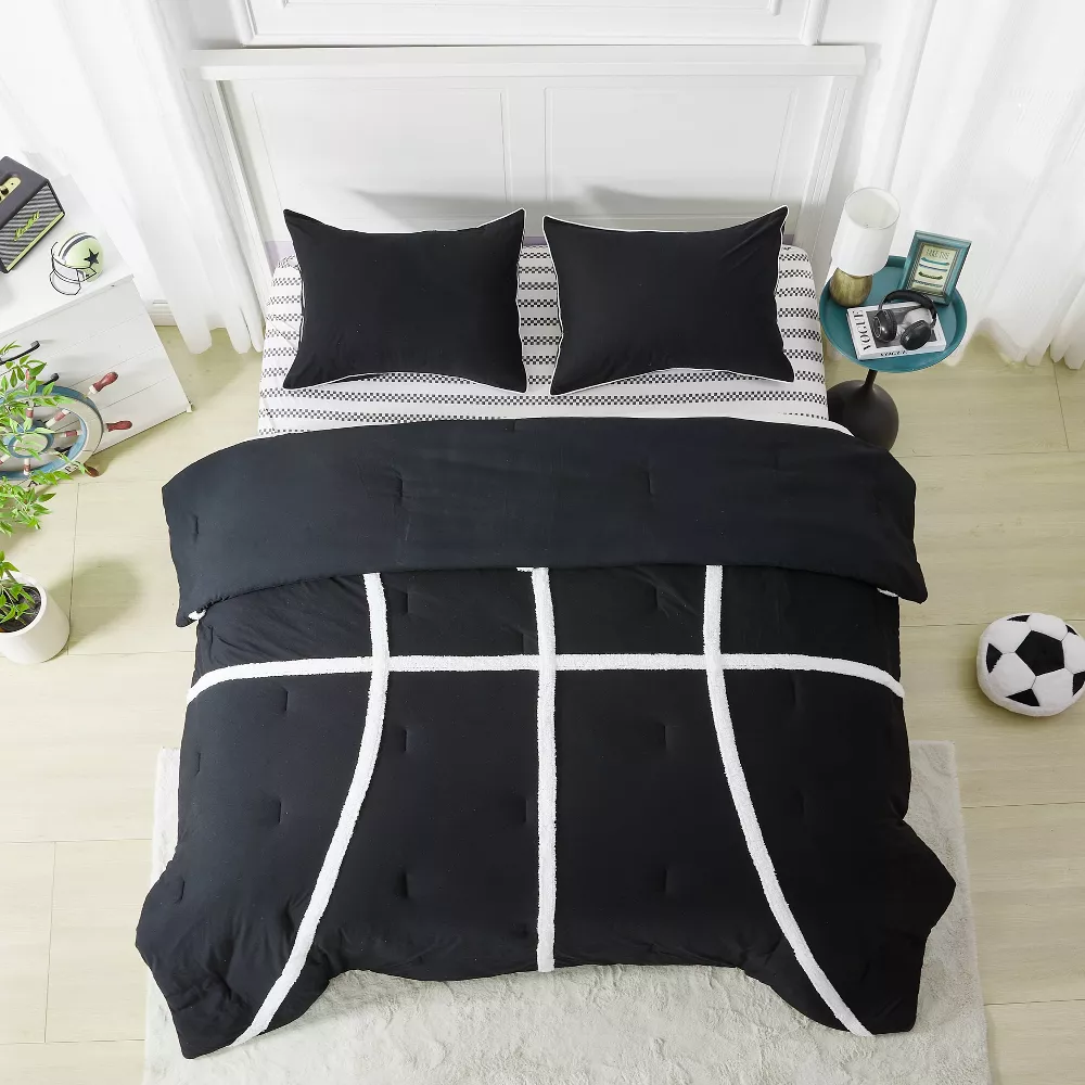 Applique Court Comforter Full/Queen