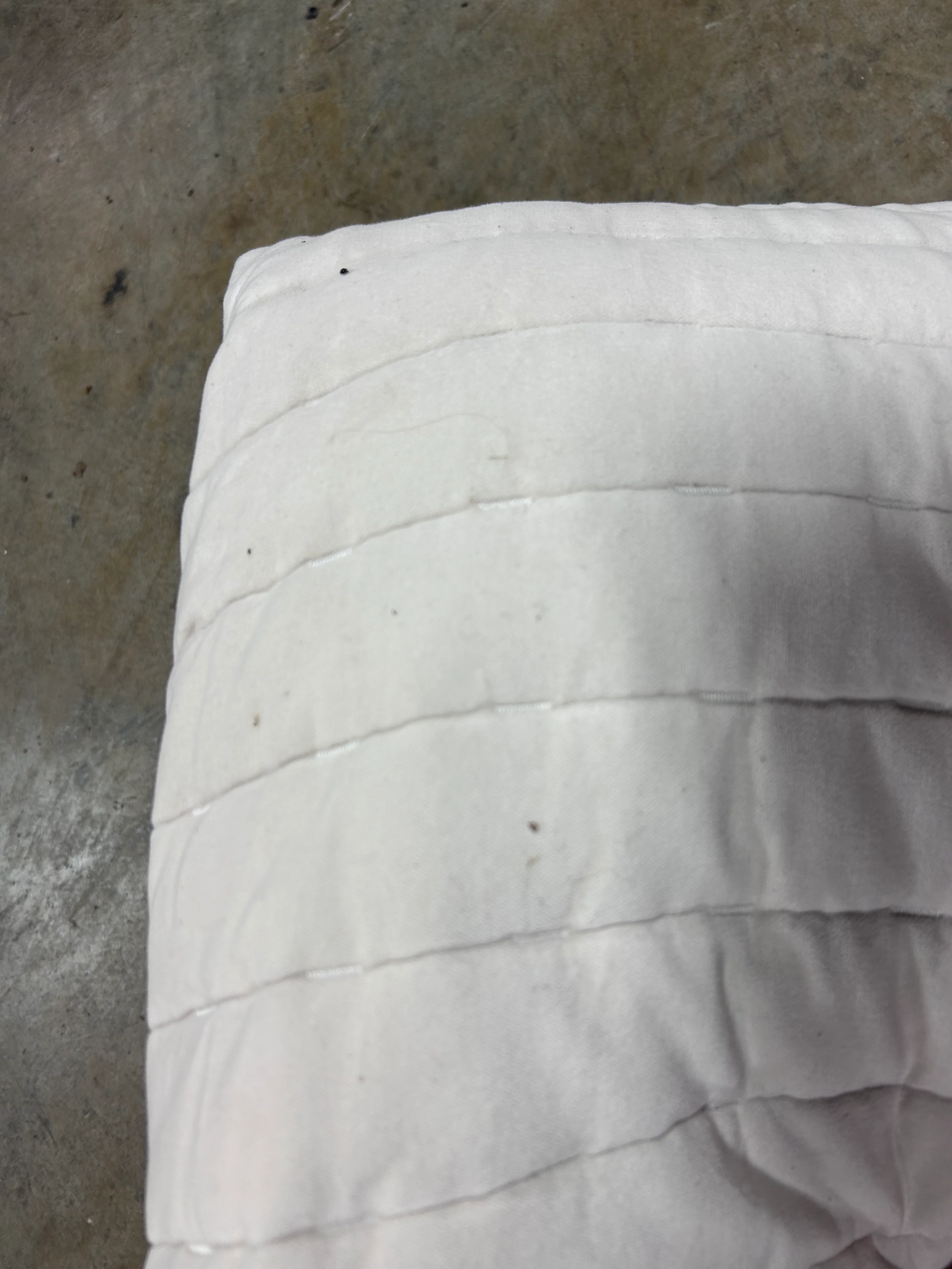 Full/Queen Channel Stitch Velvet Quilt Cream - Image 5
