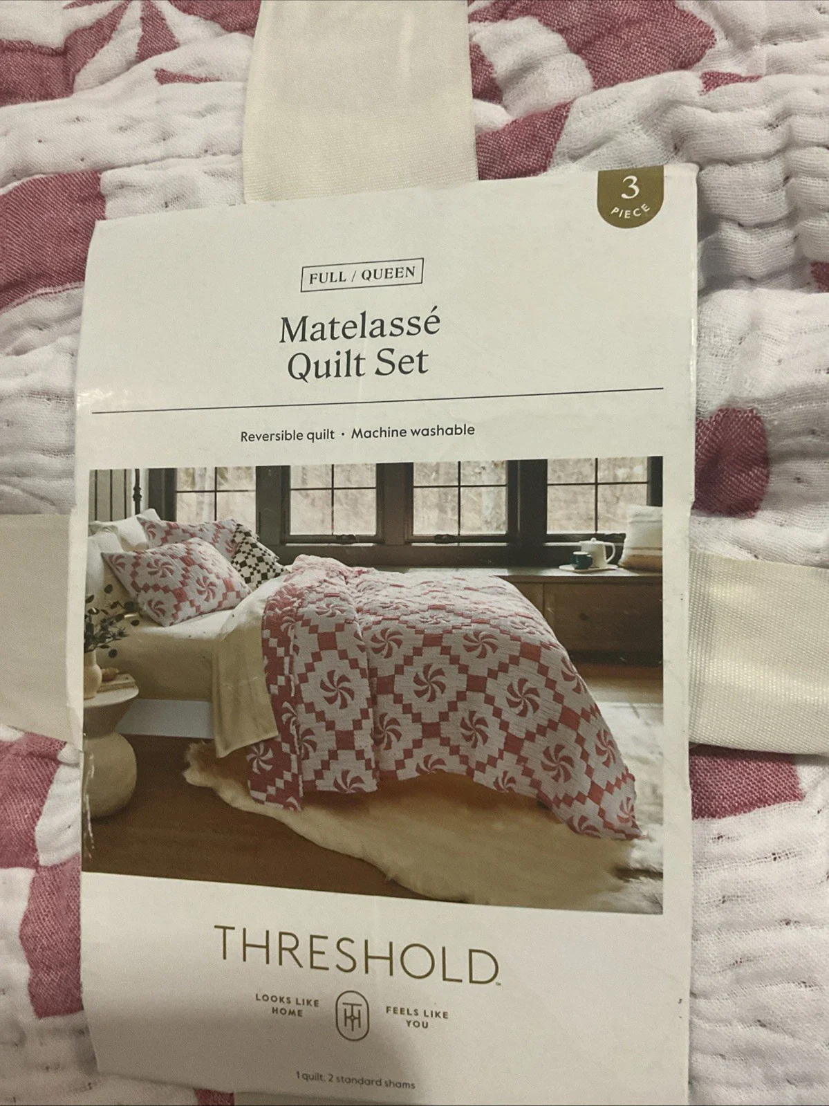 Full/Queen Holiday 3 Pcs Matelasse Quilt Set Reversible - Image 5