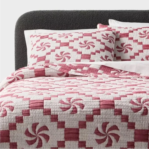 Holiday Matelasse Quilt Set Red Full/Queen