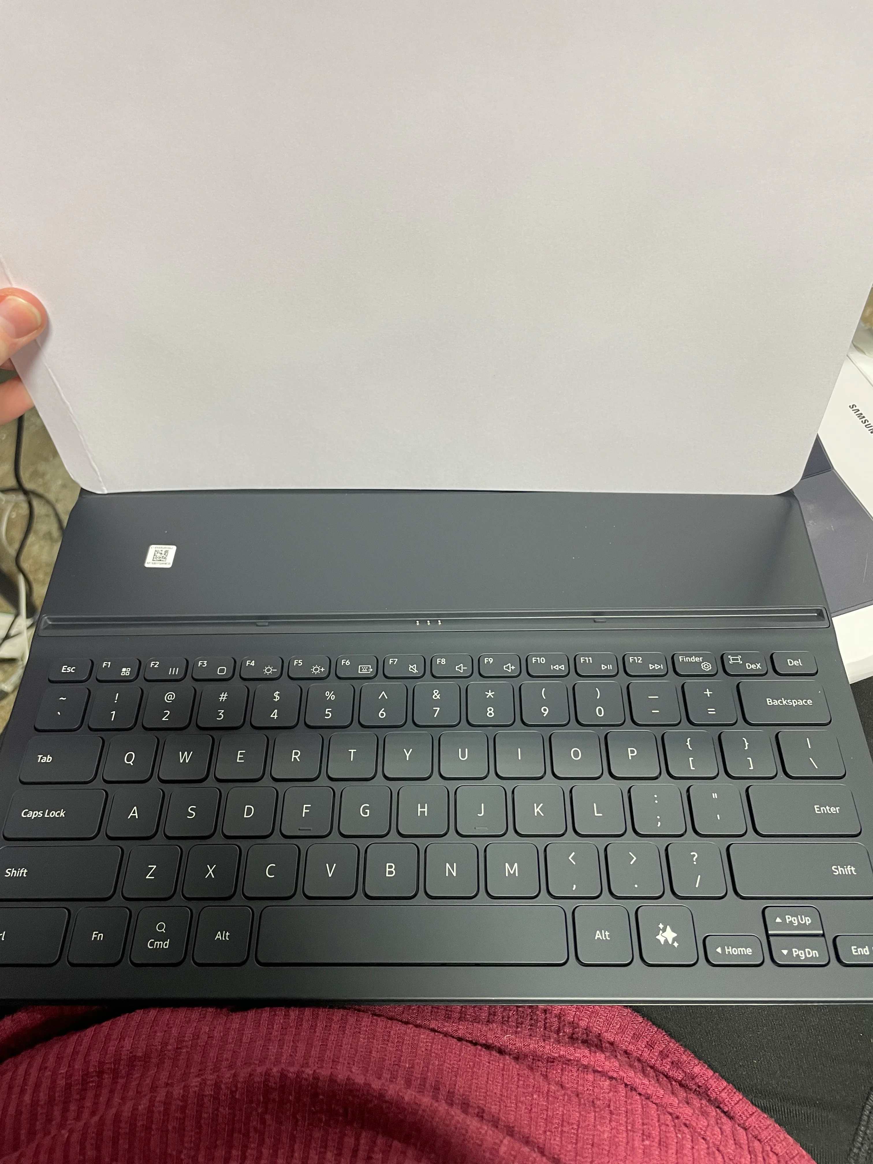 Galaxy Tab S10+ Book Cover Keyboard Slim - Black - Image 5
