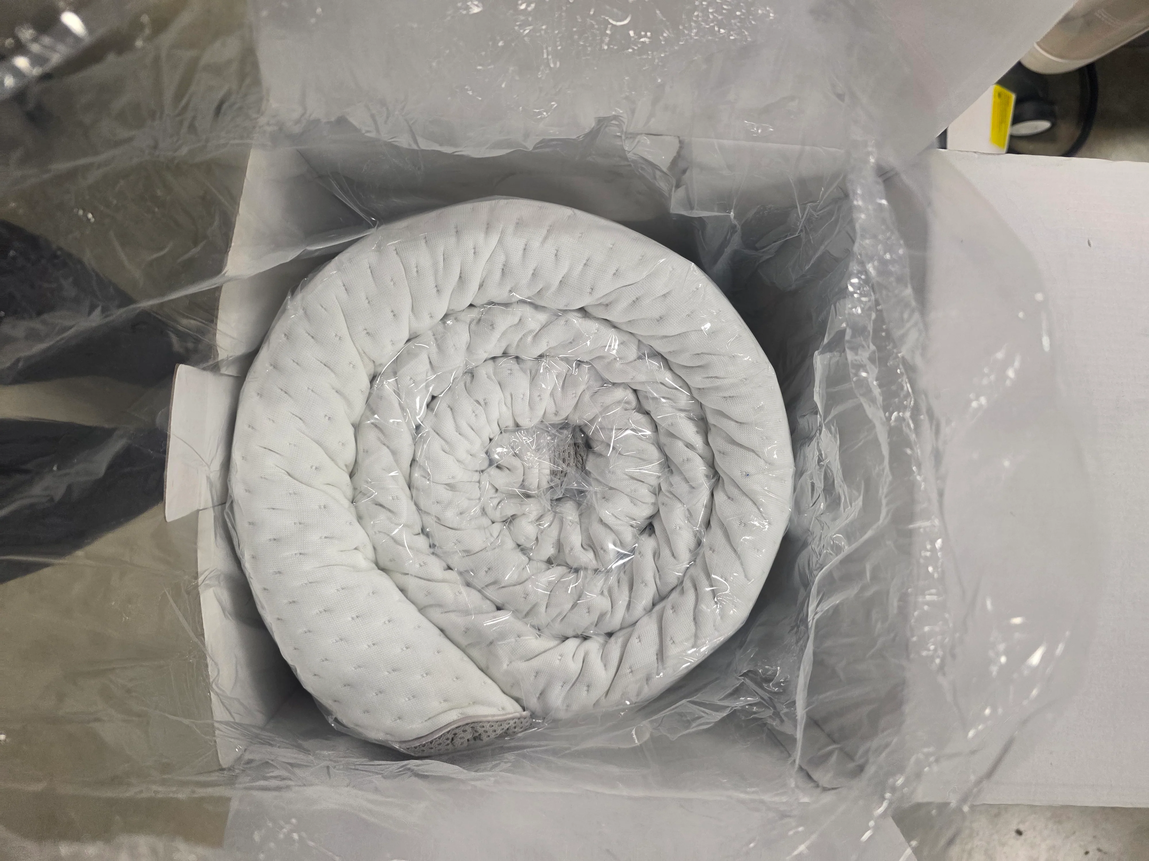 Gel Memory Foam Mattress Topper with Graphene Infused Cover - Califonia King - Image 6