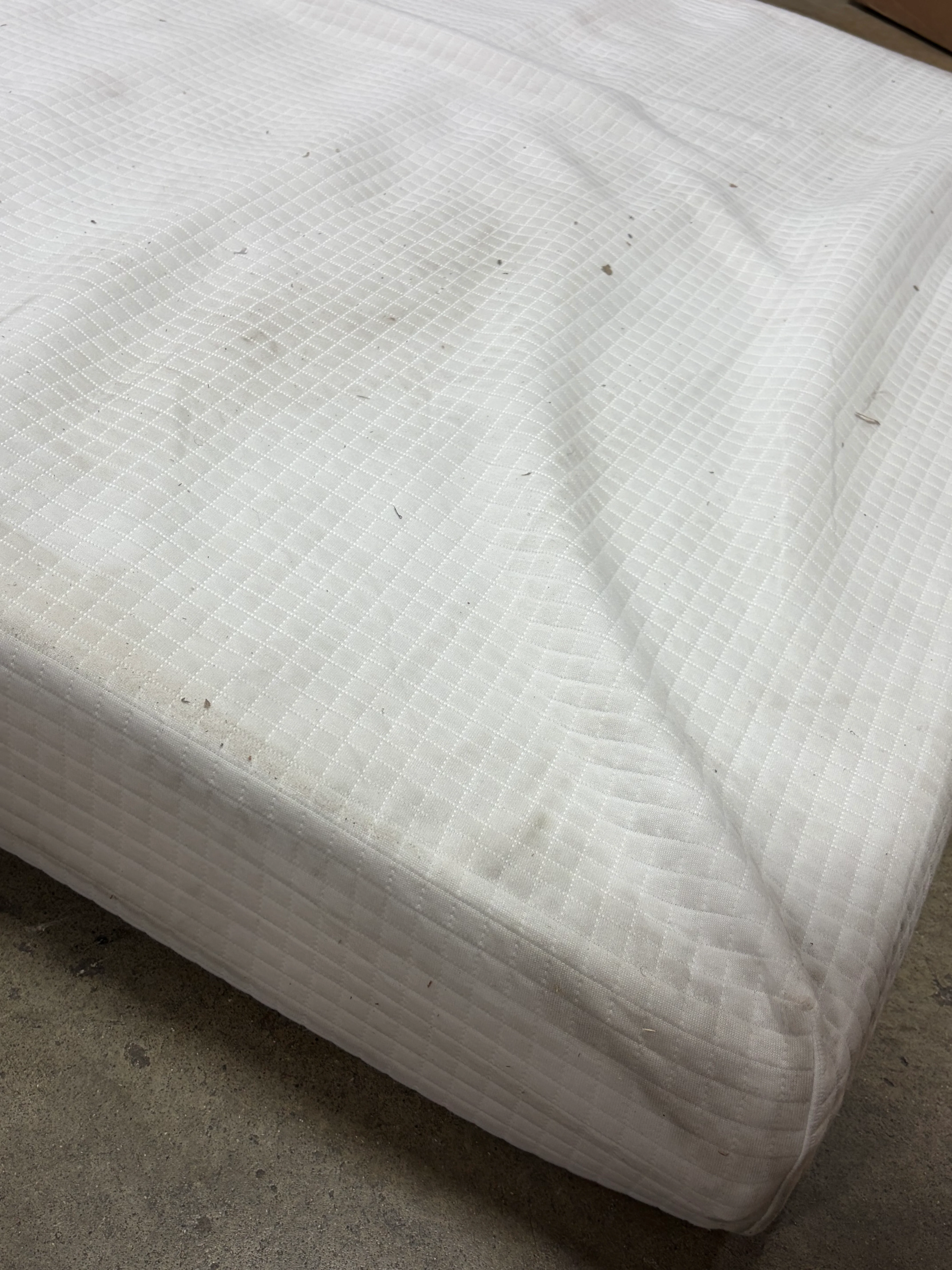 Gel Memory Foam Mattress with Antimicrobial Fabric Cover - Twin - Image 10