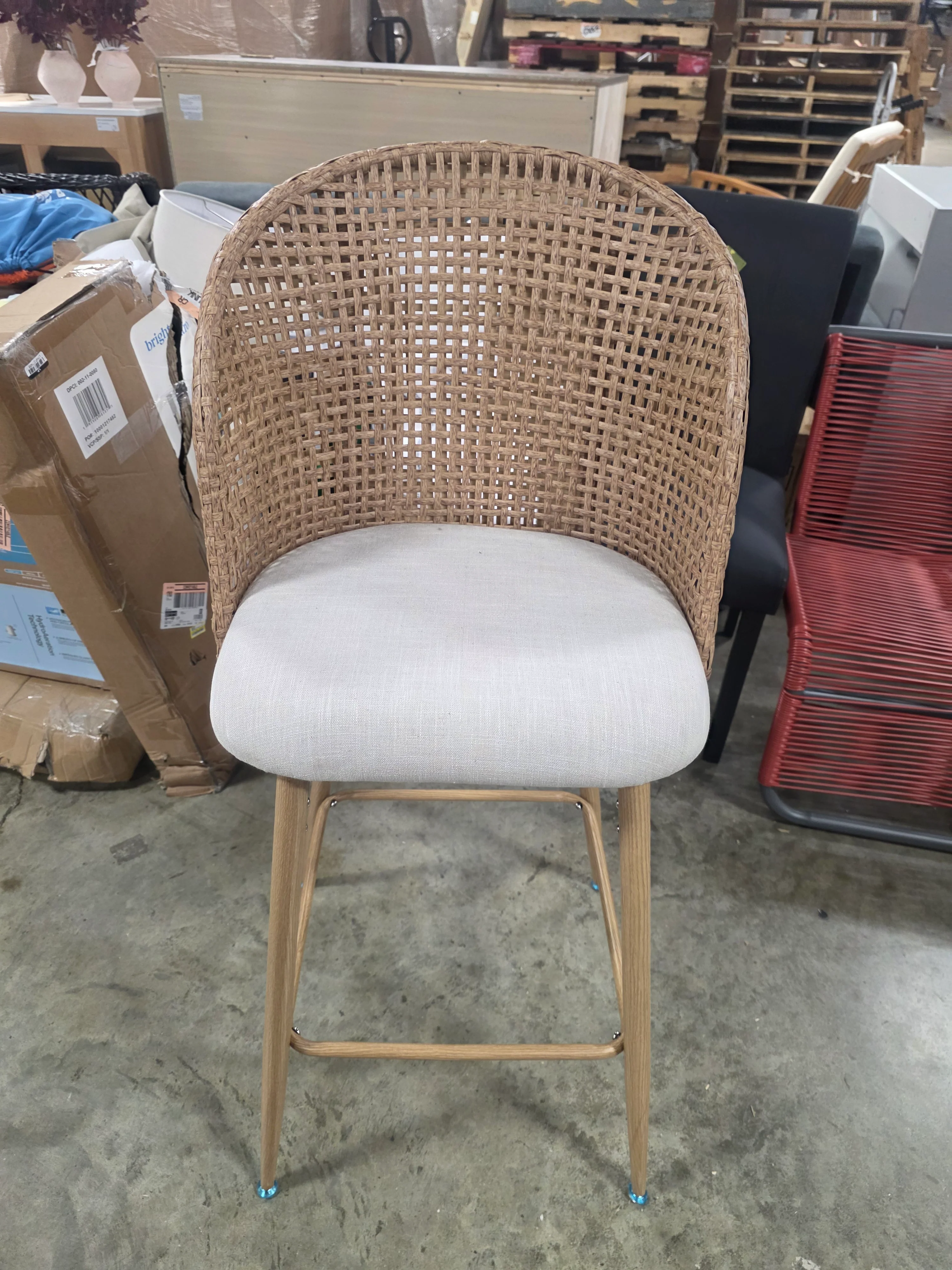 1-Piece Grasse Linen Bar Stool Beige Upholstered Bar Stool with Rattan Back - Image 7