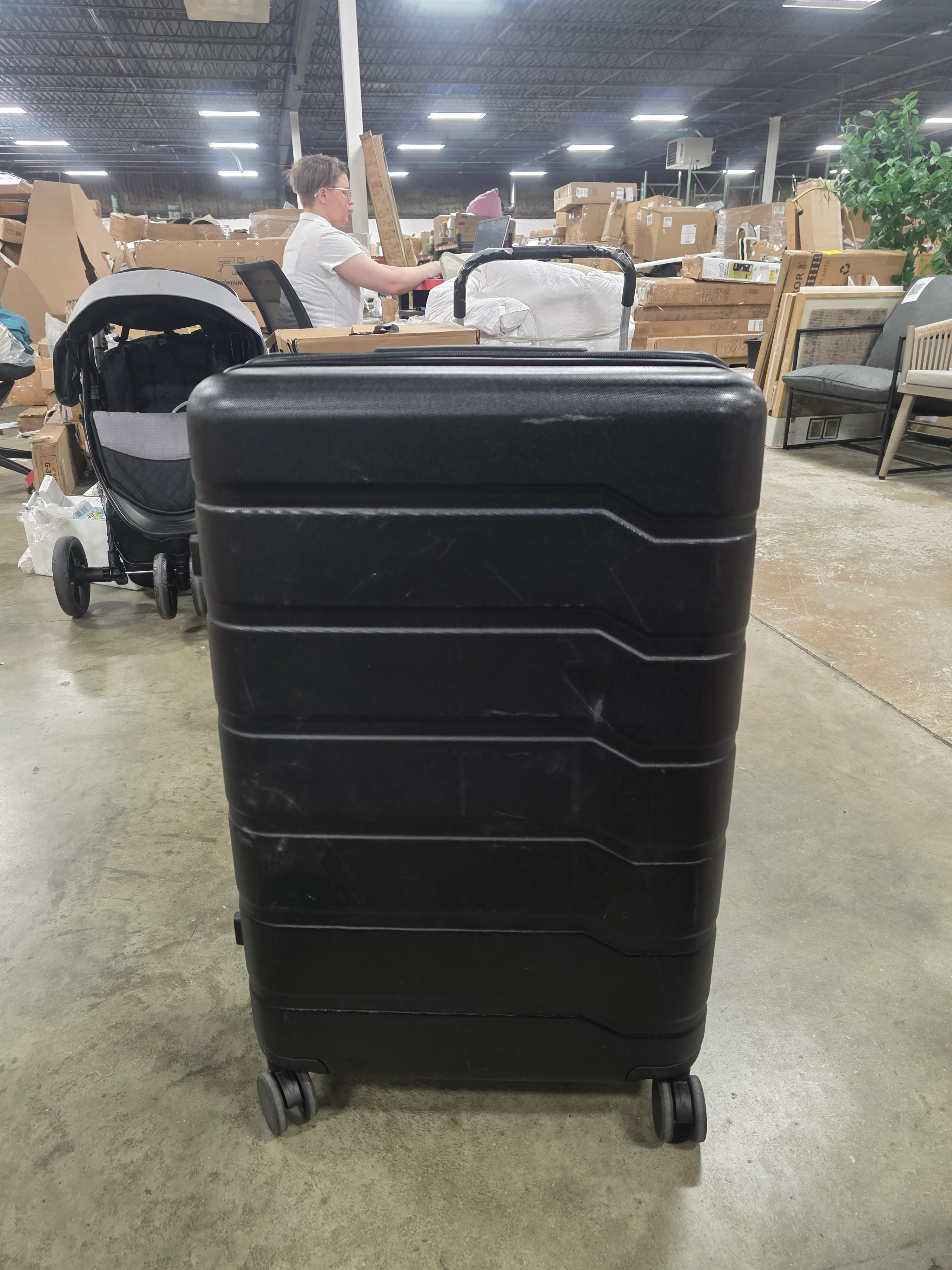 Hardside Medium Checked Suitcase - Image 8