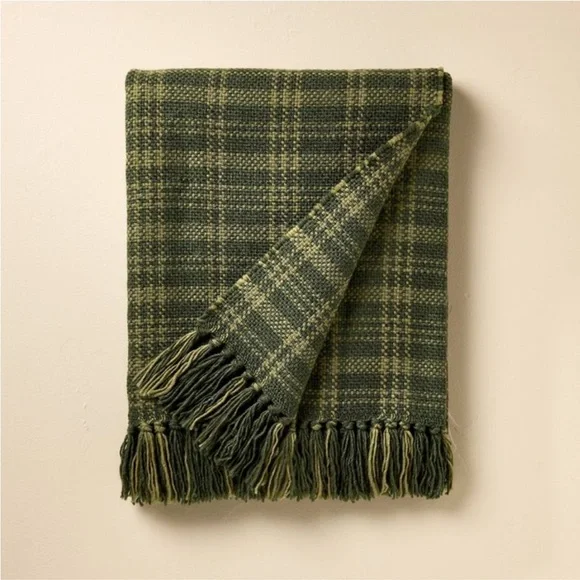 HEARTH & HAND chunky woven throw blanket -tonal green - SHOWROOM ITEM