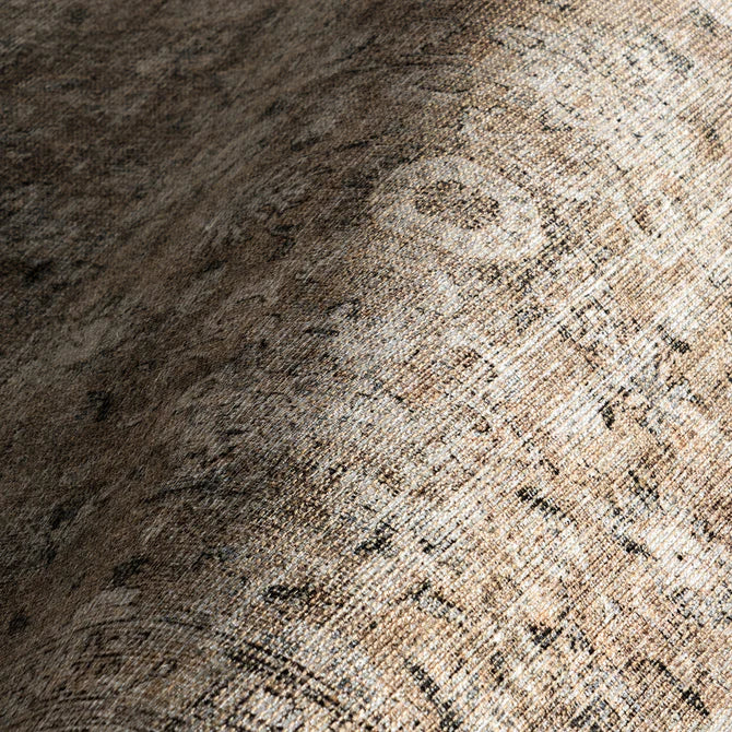 Hillstone Collection Elinda Traditional Vintage Medallion Area Rug 7'10"x10' - Image 2