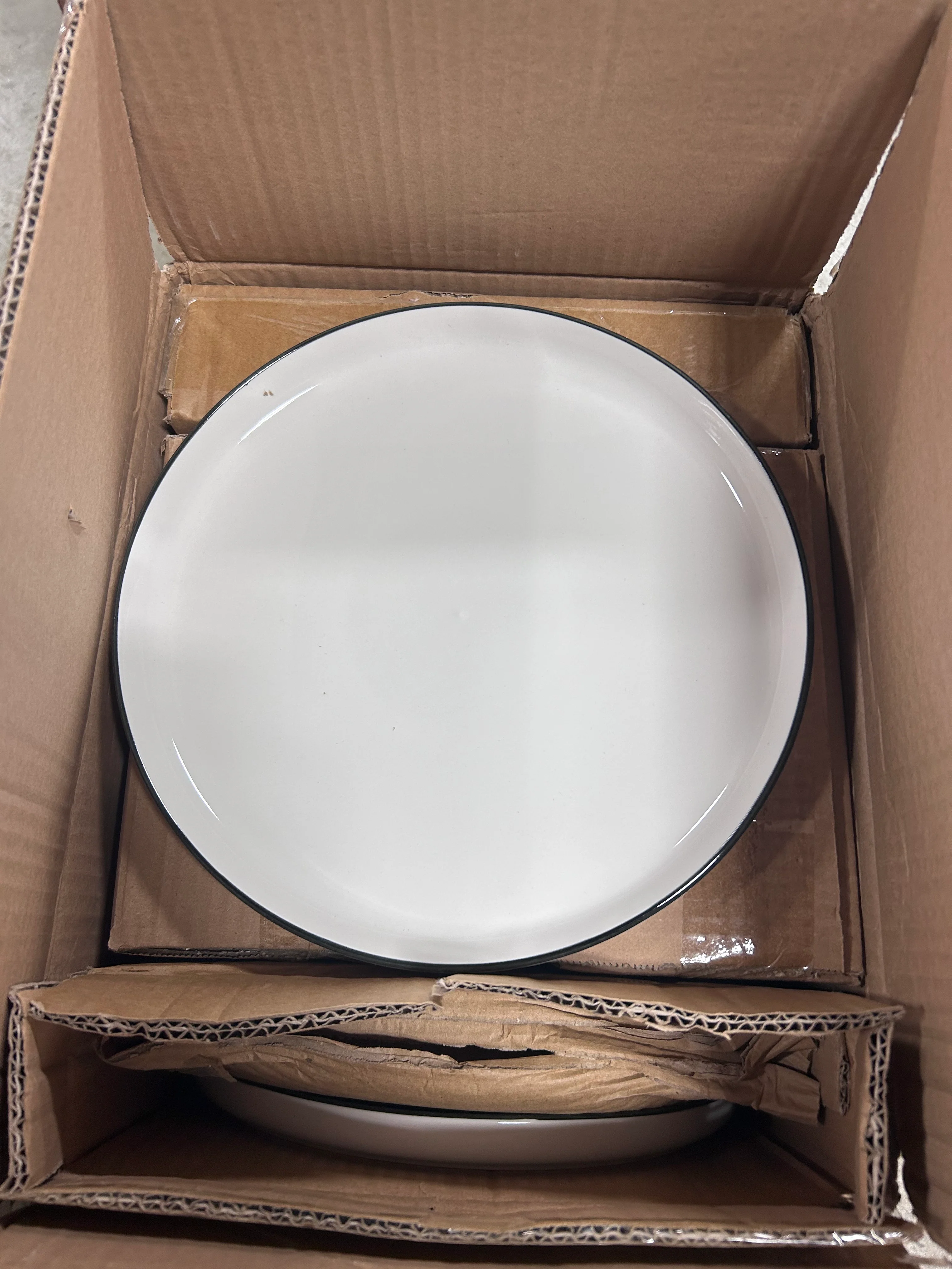 16 Piece Dinnerware Set - Image 9