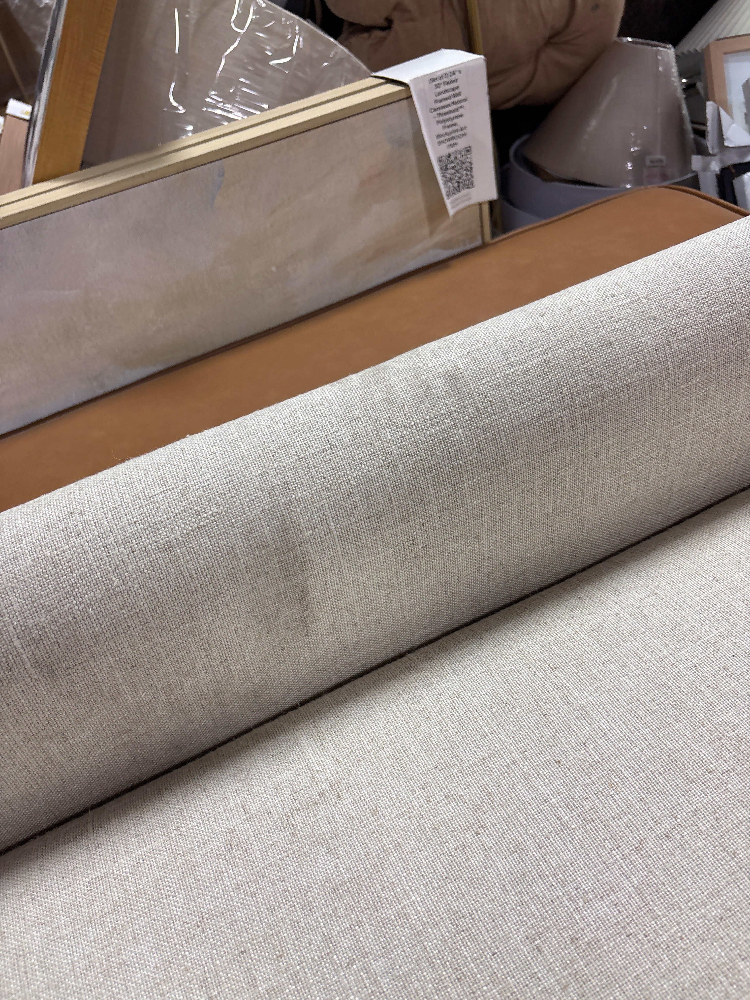 Hooker Furniture Charleston Chateau Linen Upholstered Accent Bench in Black Cherry SHOWROOM ITEM - Image 3