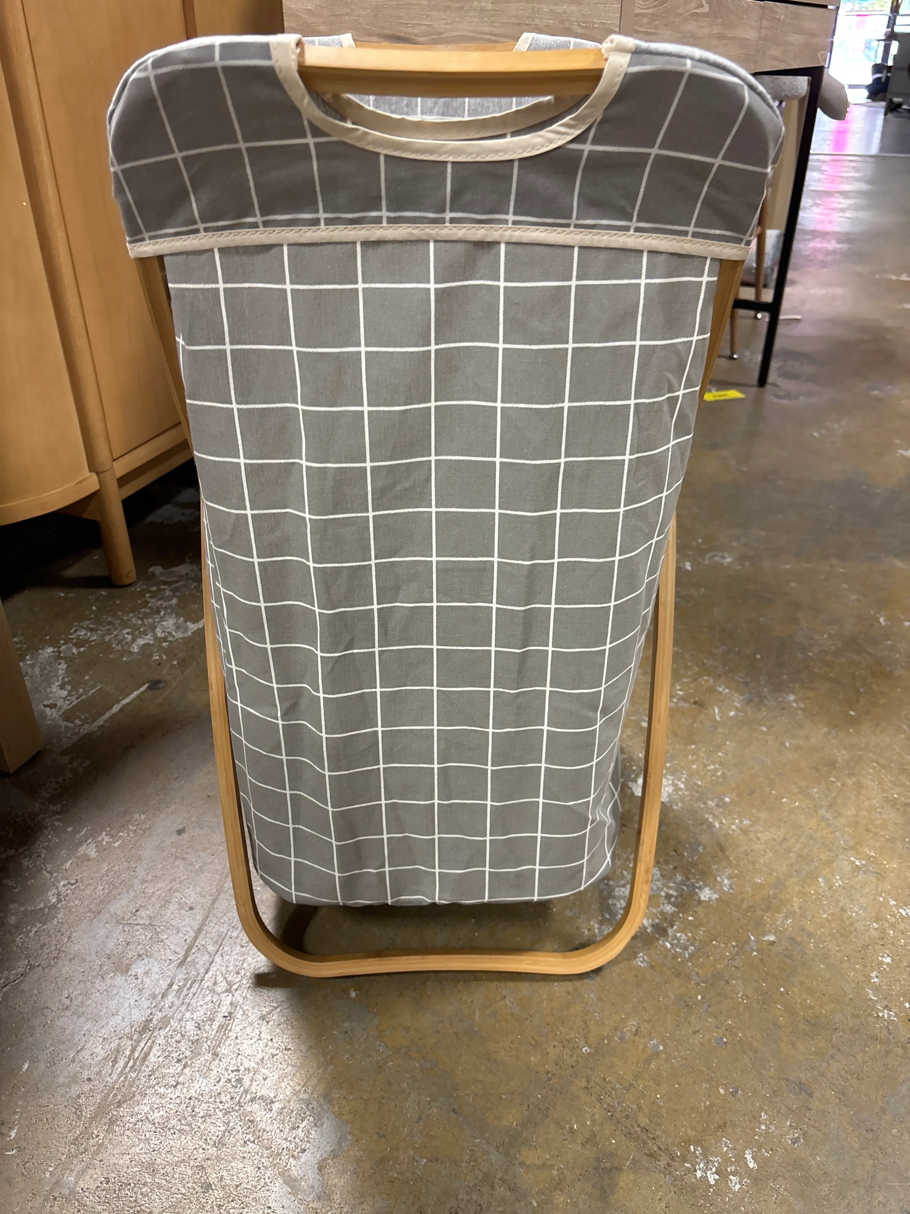 Household Essentials Bamboo X-Frame Grid Pattern Hamper - Grey SHOWROOM ITEM - Image 3