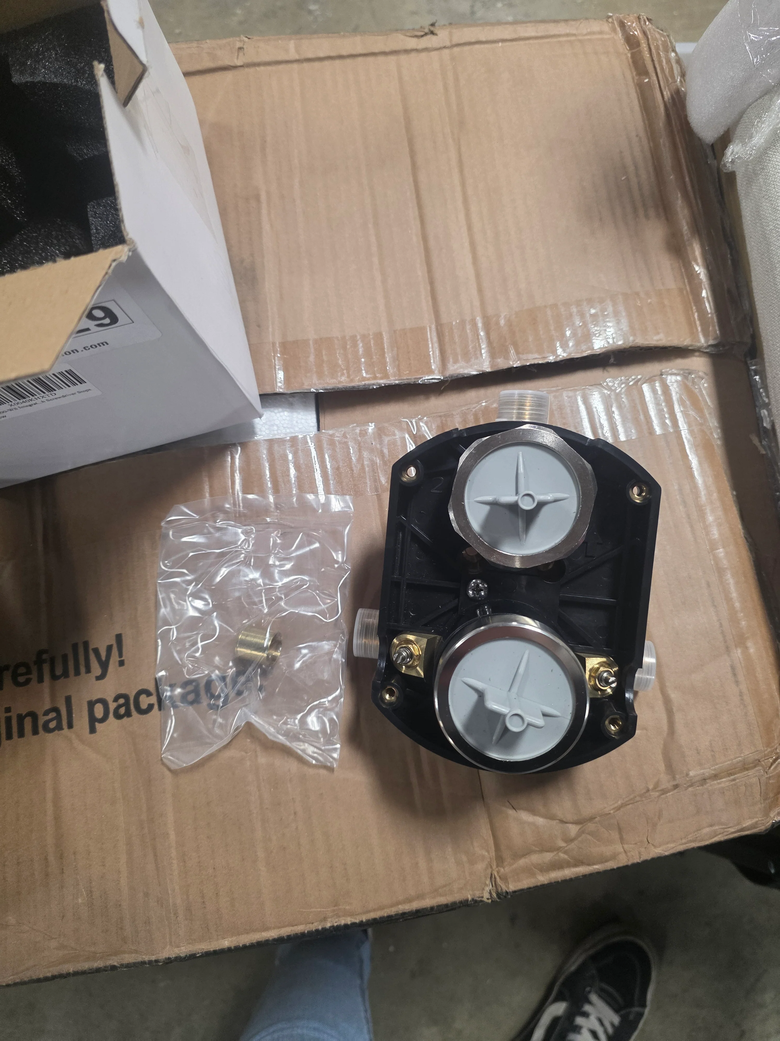 Integrated Shower and Diverter Valve - Image 7
