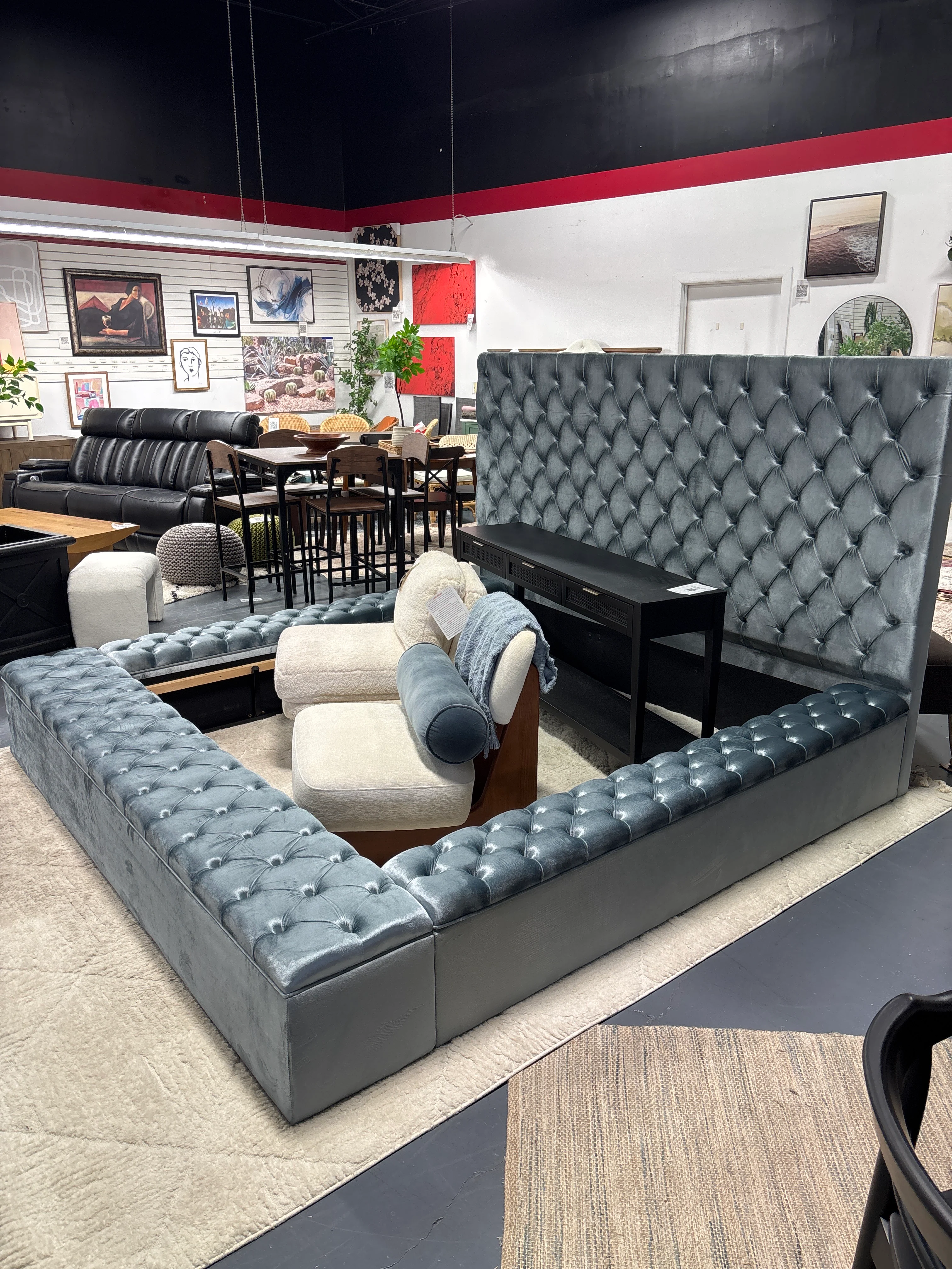 (KING) Johnnay Upholstered Platform Storage Bed SHOWROOM ITEM - Image 2