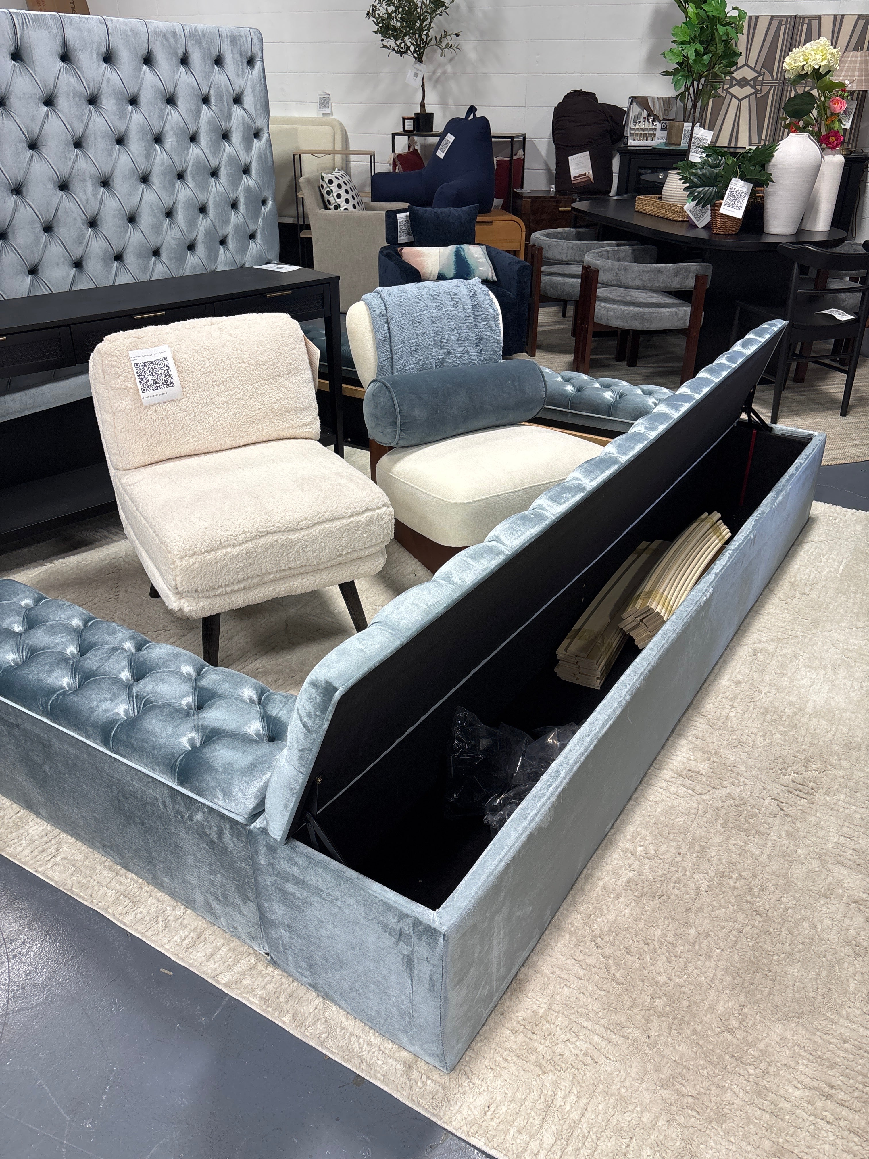(KING) Johnnay Upholstered Platform Storage Bed SHOWROOM ITEM - Image 7
