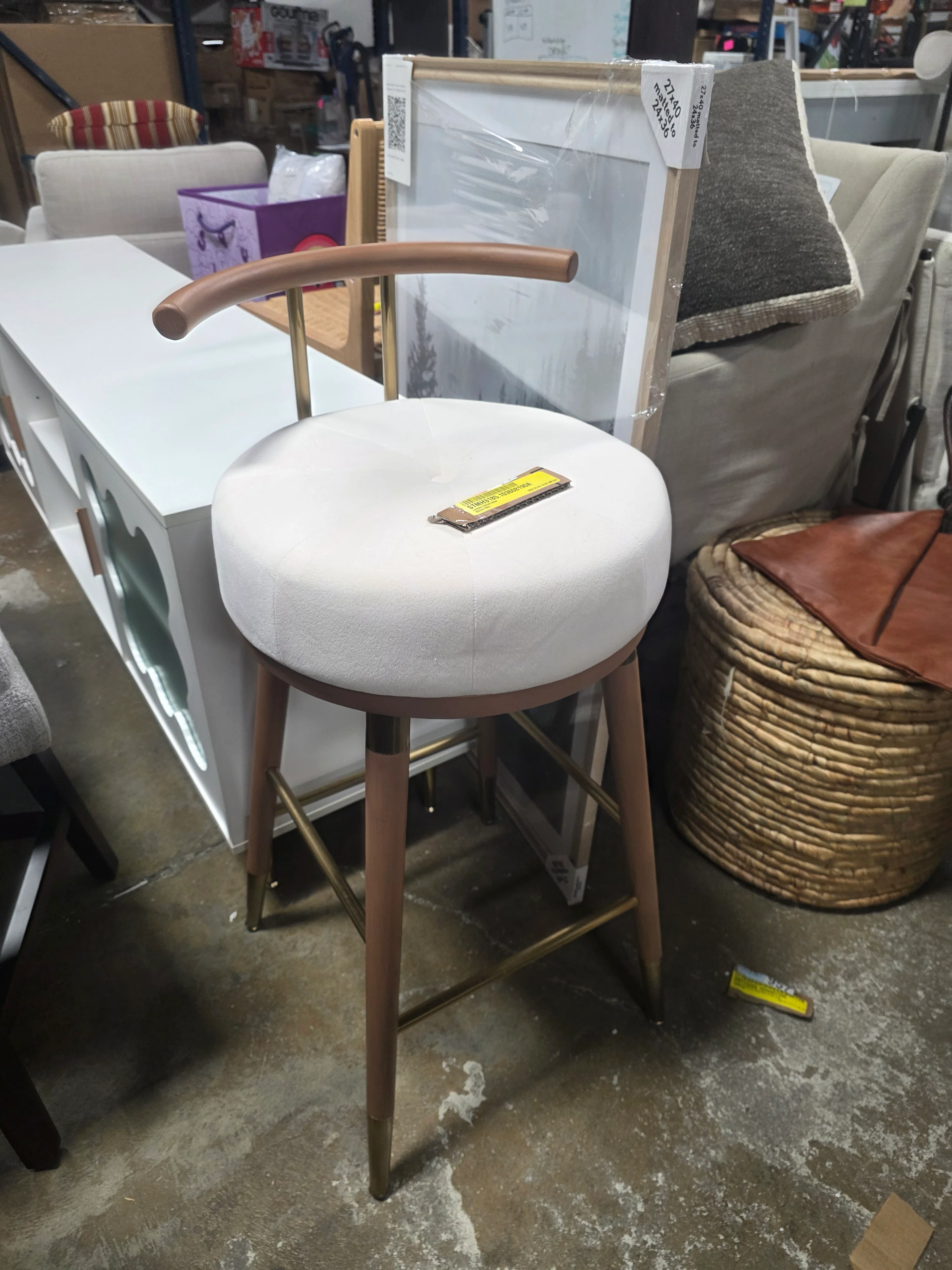 29.5” Single Bar Stool - SHOWROOM ITEM - Image 2