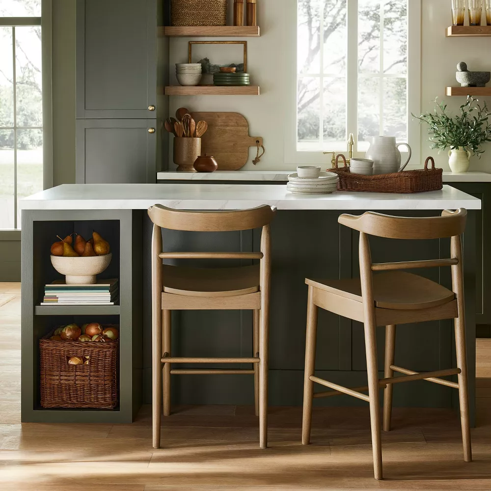 Kaysville Curved Back Wooden Counter Height Barstool Gray Wash 1-PIECE - Image 4