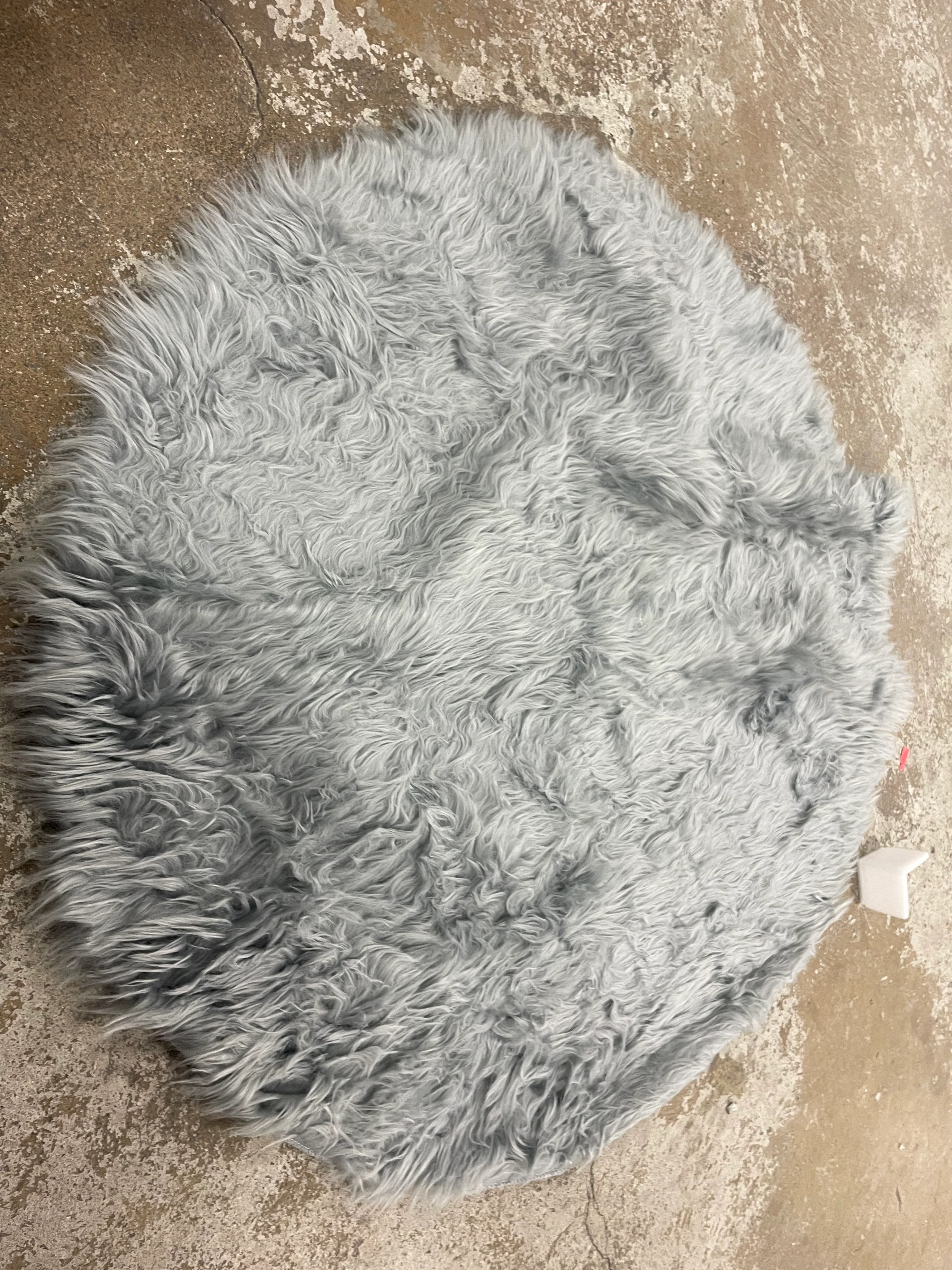 Kellor Washable Silver Gray Fluffy Faux Sheepskin Fur Shag Area Rug 4' - Image 6