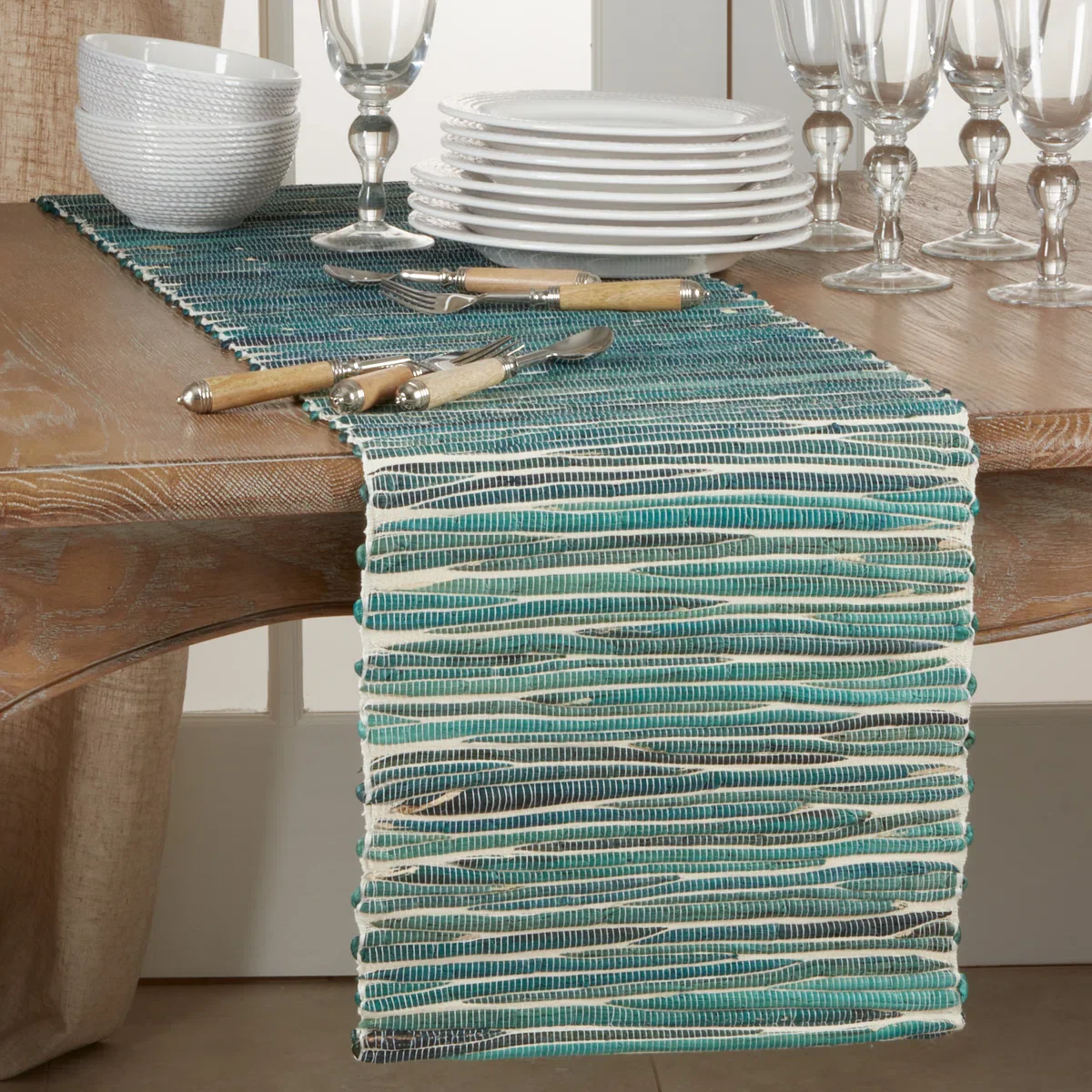 Kendari Water Hyacinth Table Runner - Image 3