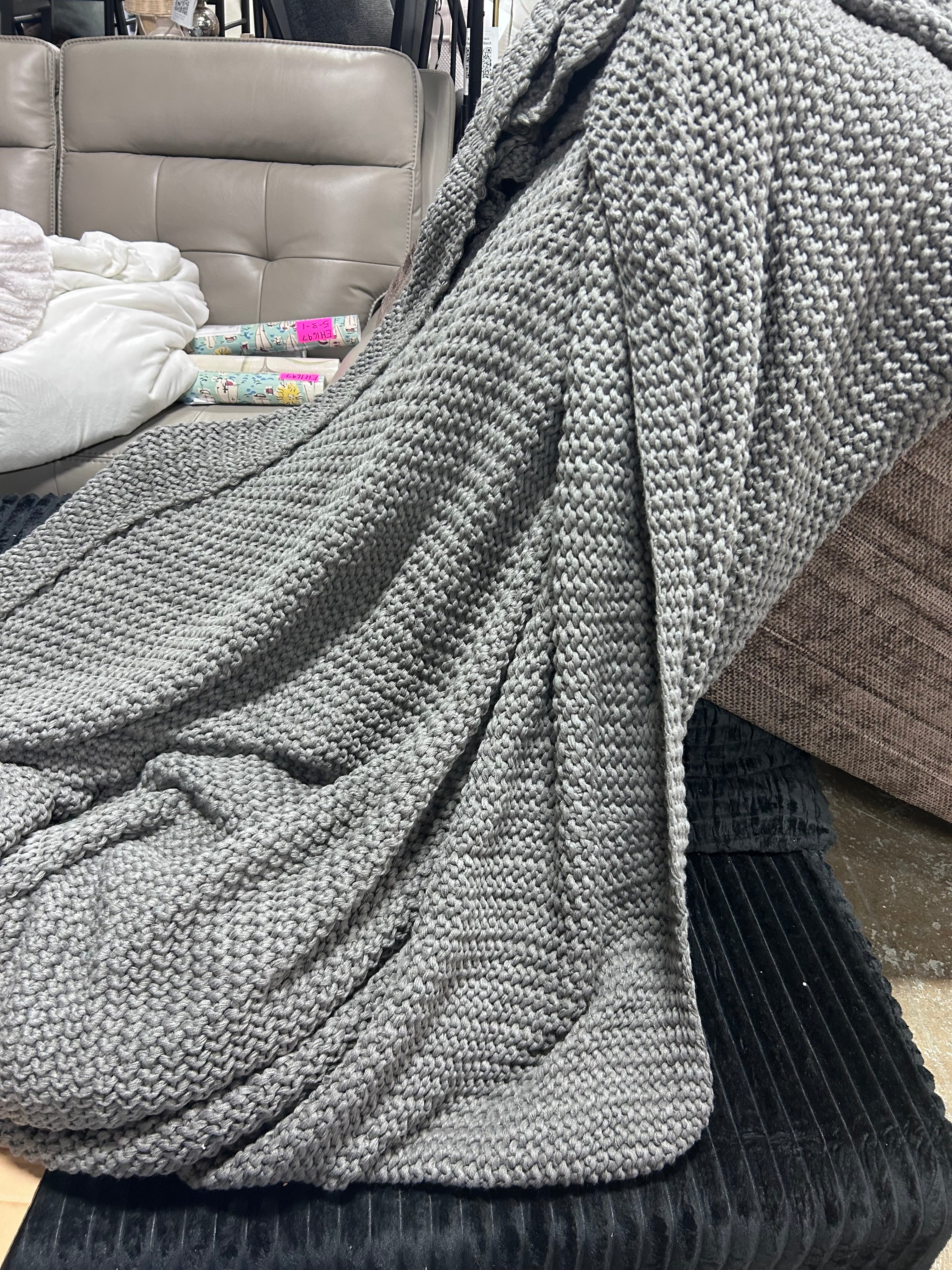 Chunky Knit Bed Blanket Dark Gray King - Image 5