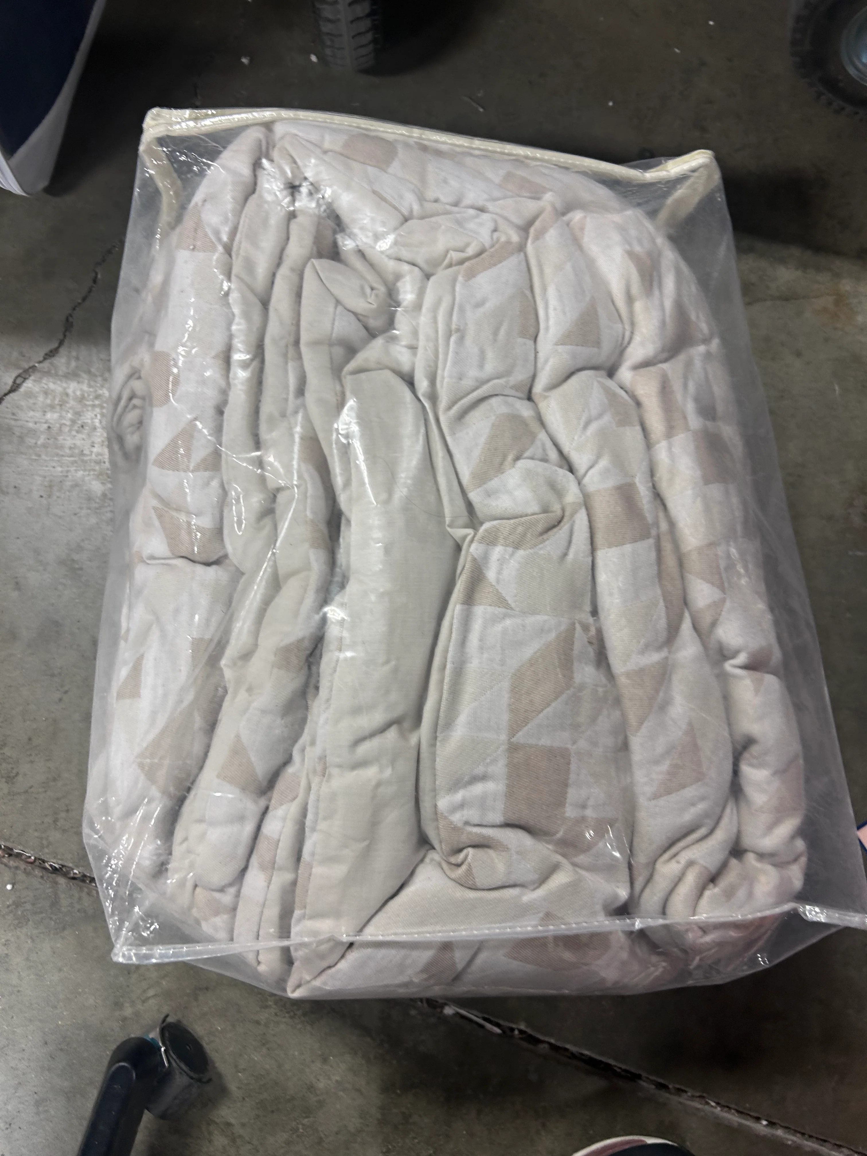 King Geo Matelasse Comforter and Sham Set Khaki/Ivory - Jacquard Woven Cotton Blend, Zipper Closure - Image 6