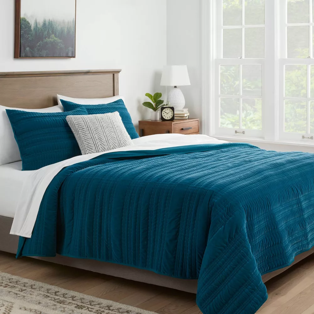 King Lofty Velvet Quilt Dark Teal Blue - Image 3